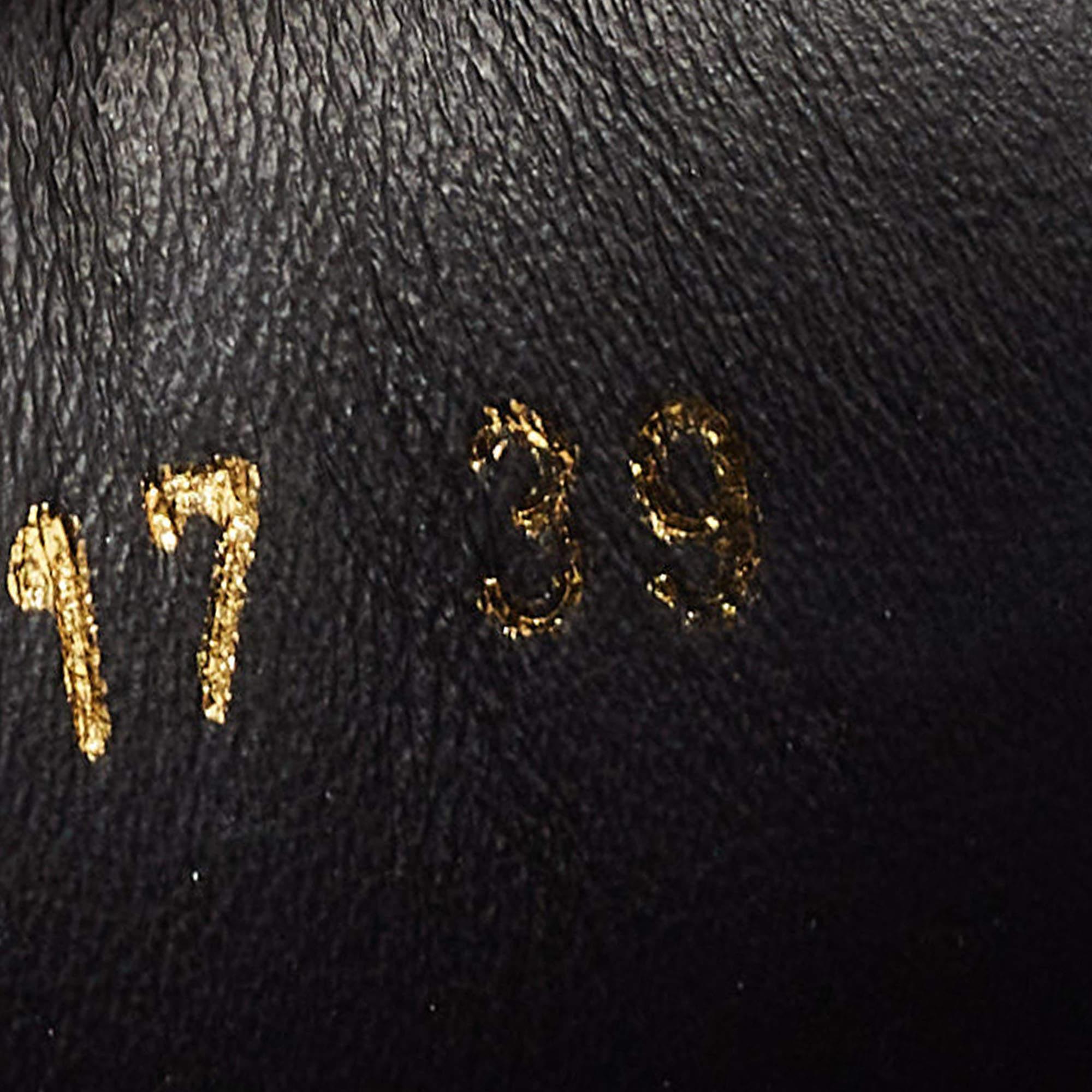 Louis Vuitton Brown/Black Monogram Canvas and Suede Run Away Sneakers Size 39 en vente 2