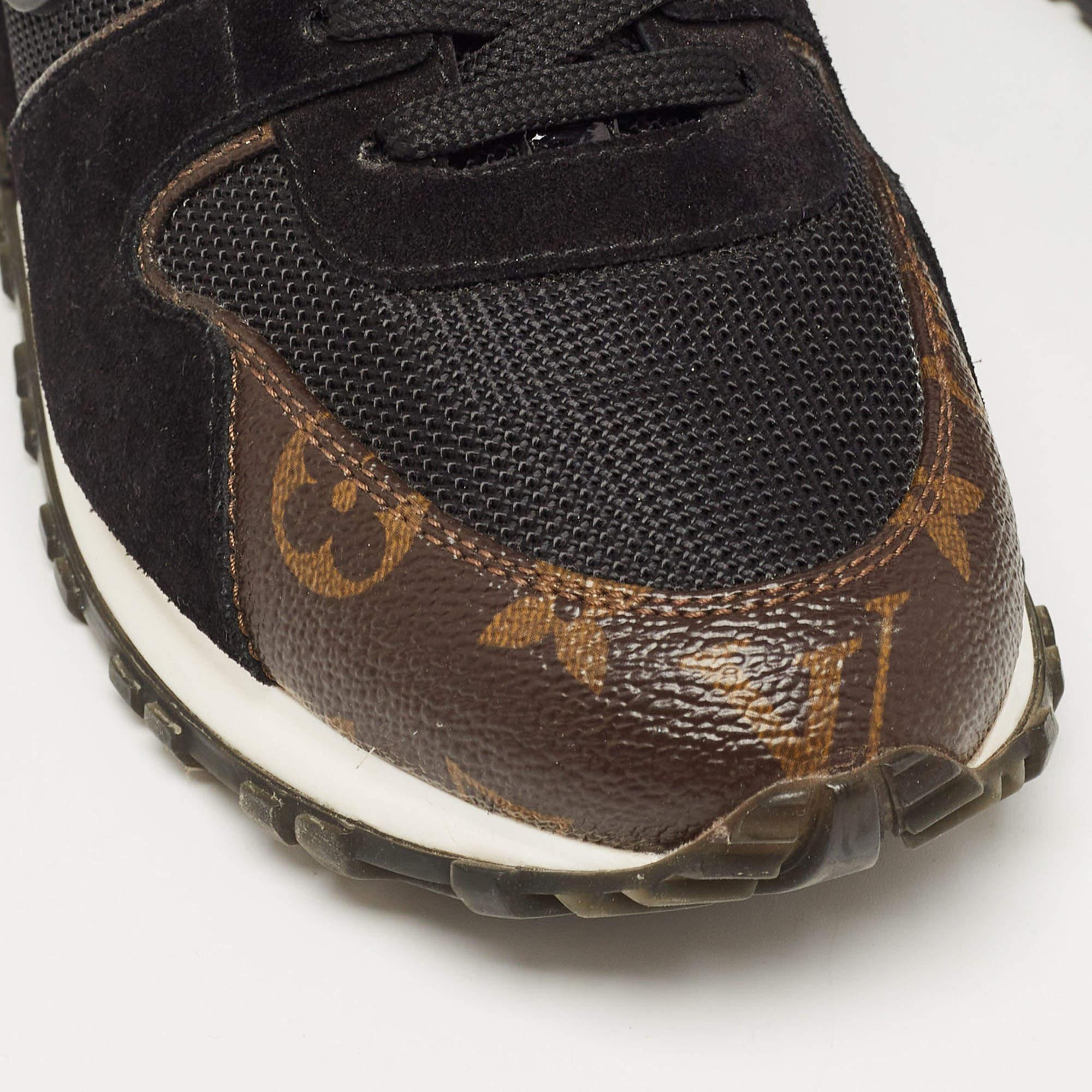 Louis Vuitton Brown/Black Monogram Canvas and Suede Run Away Sneakers Size 39 en vente 4