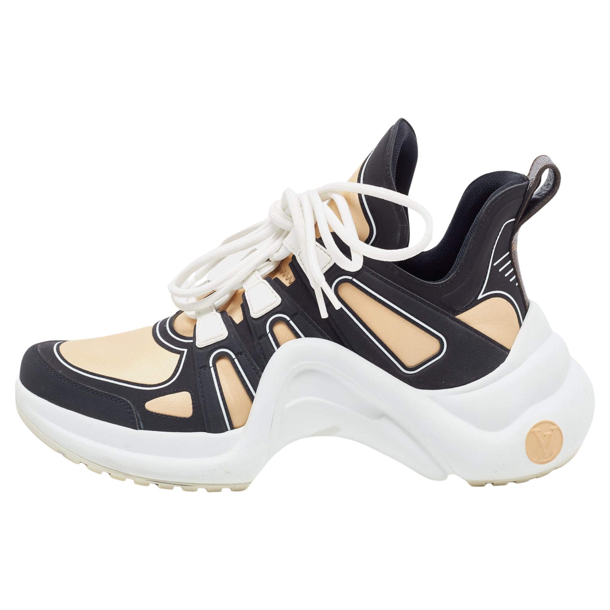 Louis Vuitton Pre-owned Women's Synthetic Fibers Sneakers - Black - EU 38.5