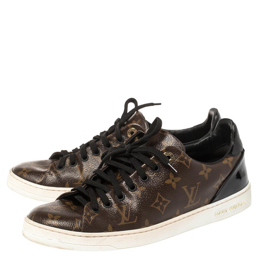 Louis Vuitton Brown/Black Patent Leather Frontrow Low Top  Sneakers Size 40 In Good Condition In Dubai, Al Qouz 2