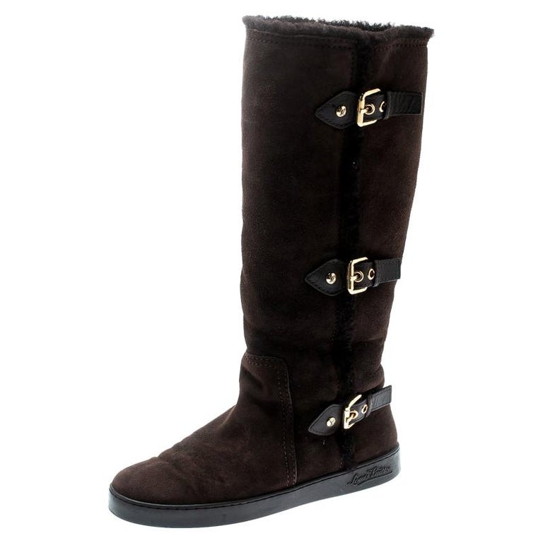 Louis Vuitton Brown Buckle Detail Shearling Lined Knee High Flat Boots Size 38.5 at 1stdibs