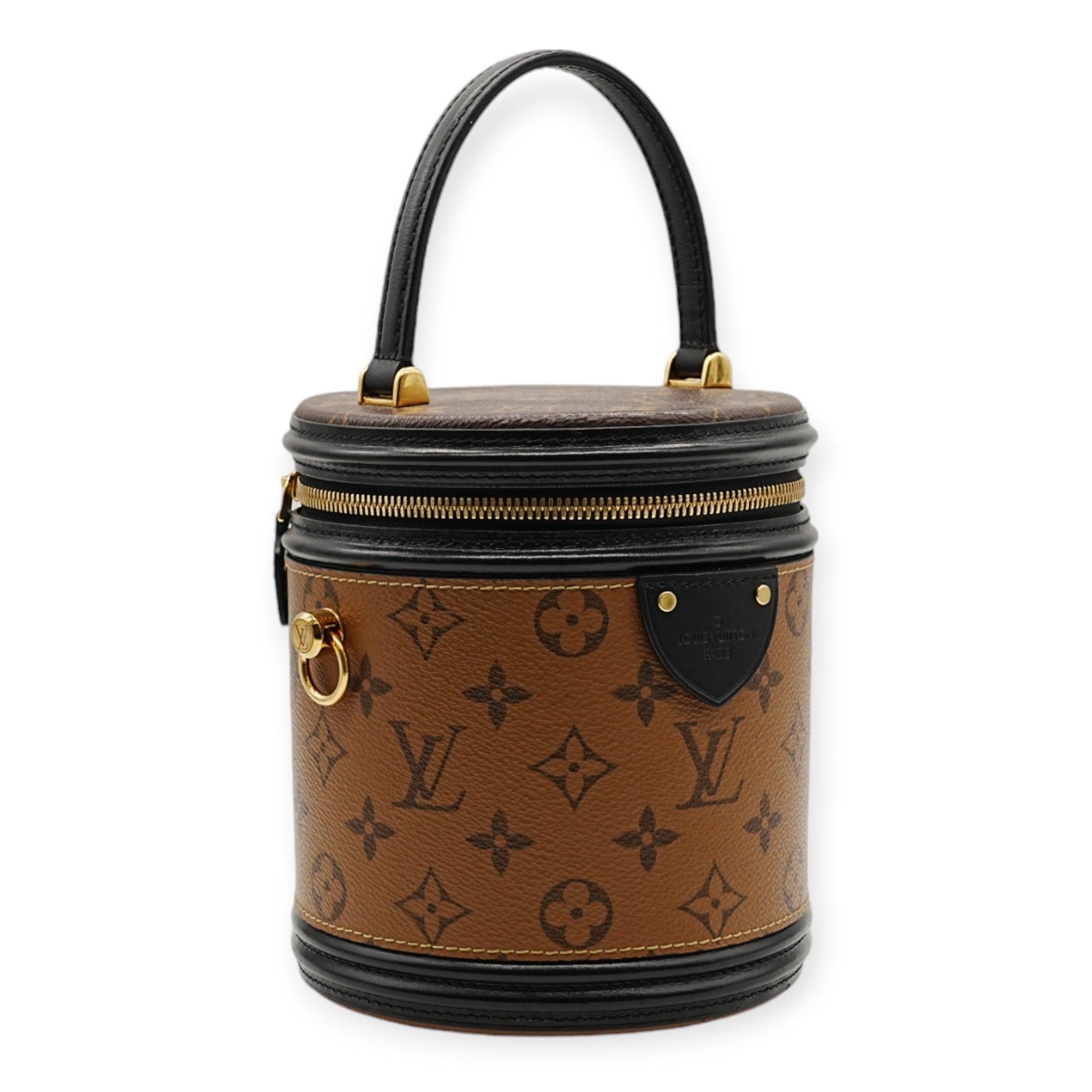 The Louis Vuitton Brown Cannes Bag features a chic cylindrical design with a harmonious blend of light and dark brown tones. Stylish yet practical, it’s the perfect accessory to elevate any look with timeless elegance.
 Inclusion: dustbag, shoulder