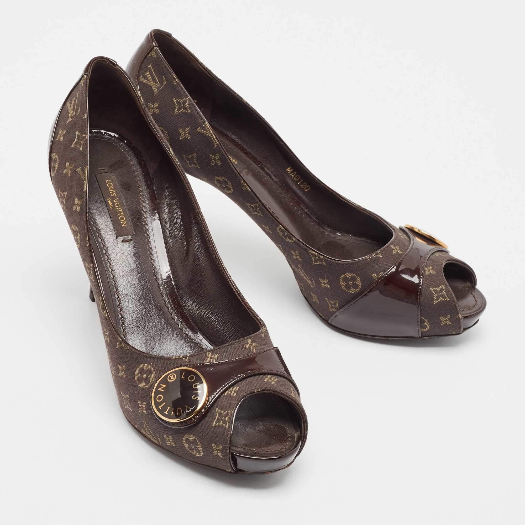 Louis Vuitton - Décolleté in tela e vernice marrone misura 38,5 In condizioni buone a Dubai, Al Qouz 2