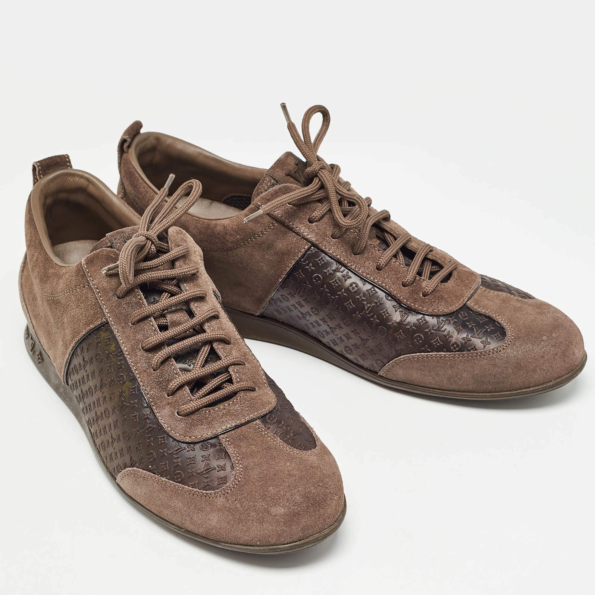 Louis Vuitton Brown Canvas and Suede Low Top Sneakers Size 38 Bon état - En vente à Dubai, Al Qouz 2