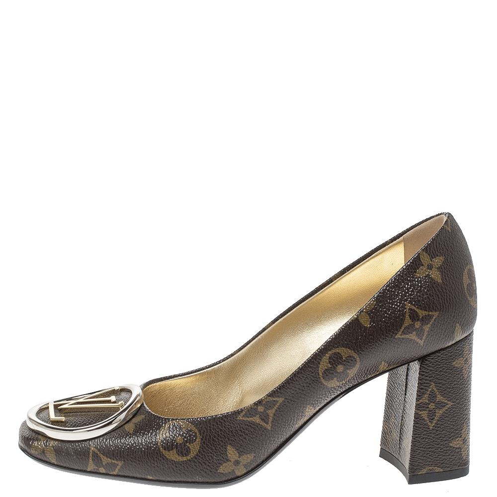 These elegant Louis Vuitton pumps will be your favourite go-to option for any special occasion. Crafted in Italy, these Madeleine pumps are made from monogram canvas. They are styled with square toes featuring the iconic LV logo and are lifted on