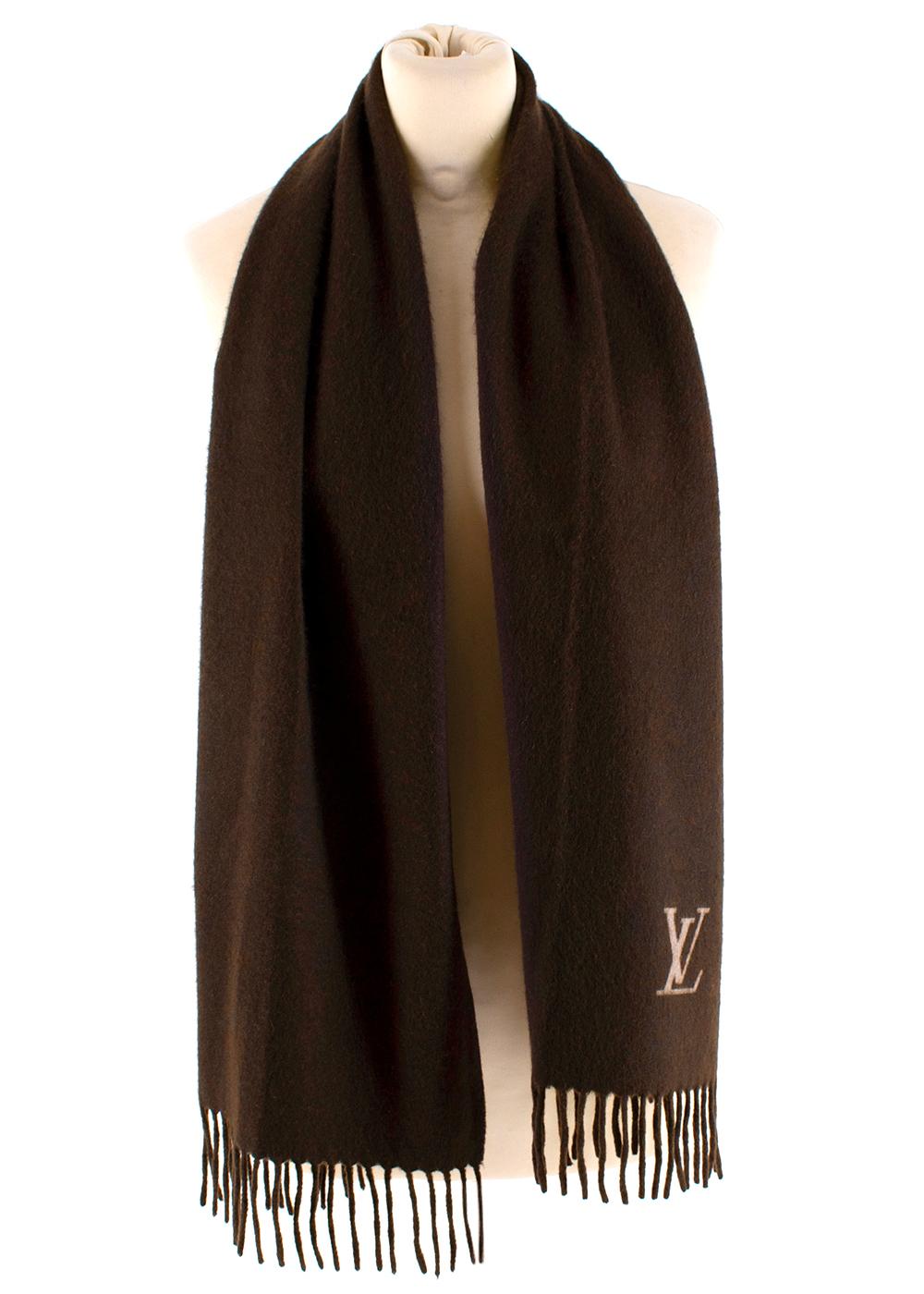Louis Vuitton Brown Cashmere Fringed Scarf

- Luxurious super soft cashmere texture 
- Neutral brown hue 
- Classic style 
- Fringed details to the edges 
- Subtle LV logo detail to the corner 
- Timeless elegant design 

Materials:
100% cashmere