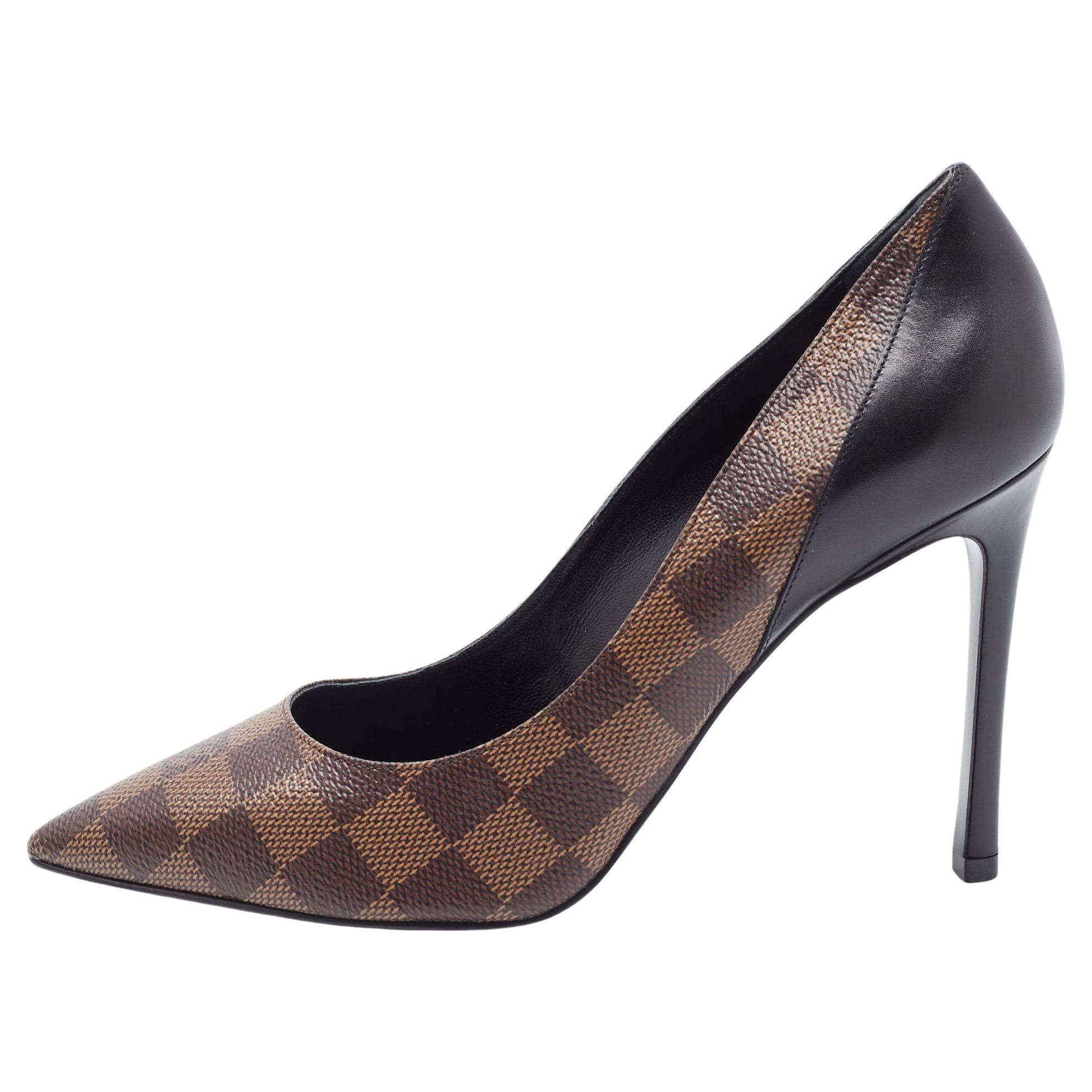 Louis Vuitton Brown Damier Ebene and Vernis Leather Cherie Pumps Size 38 For Sale