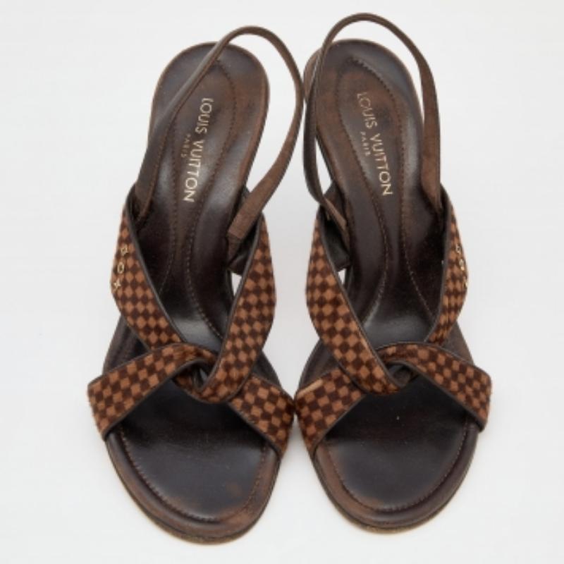 Louis Vuitton Sandalias de piel y pelo de becerro Damier Ebene marrón talla 38 Negro