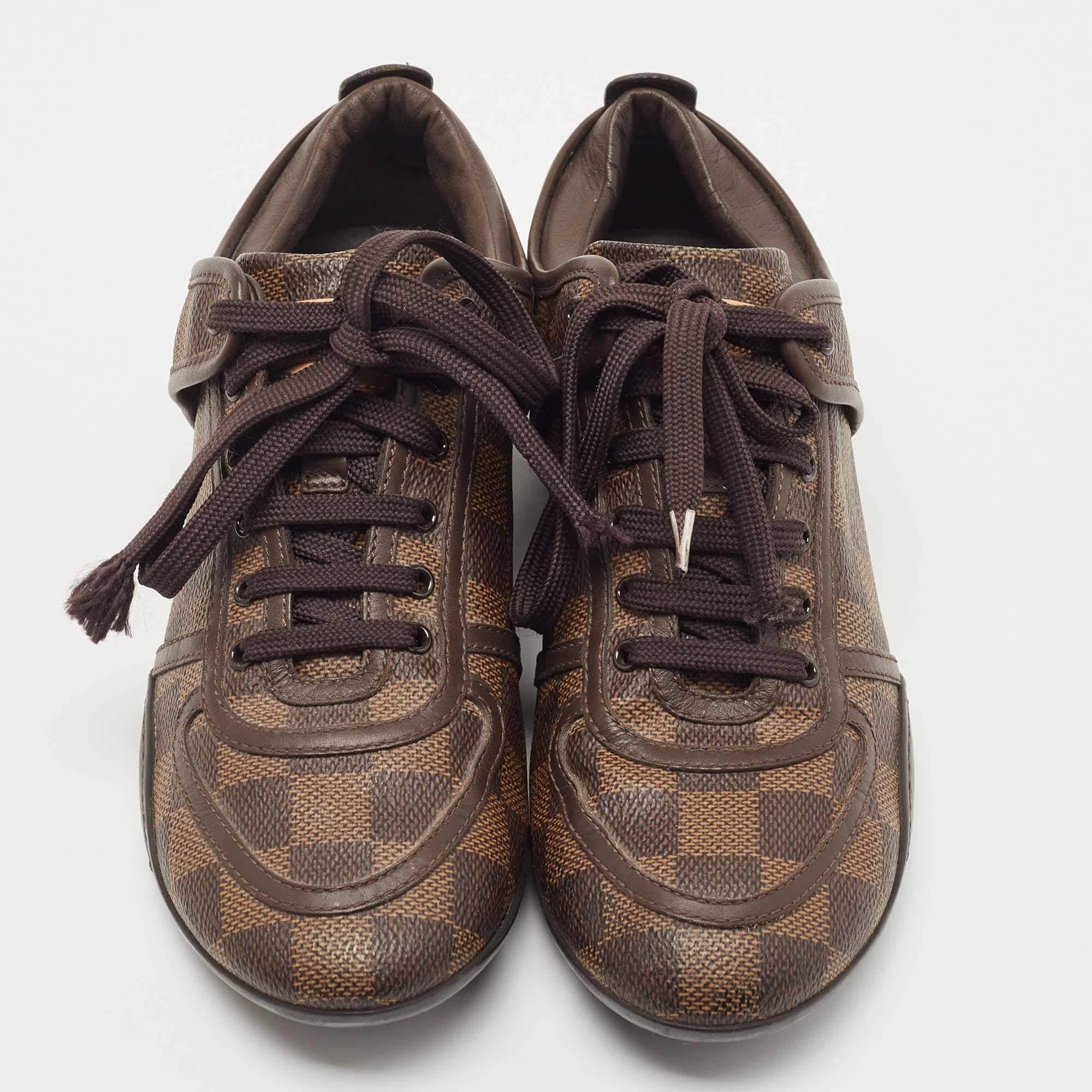 Add a statement appeal to your outfit with these sneakers. Made from premium materials, they feature lace-up vamps, and relaxing footbeds. The rubber sole of this pair aims to provide you with everyday ease.

Includes: Original Dustbag
