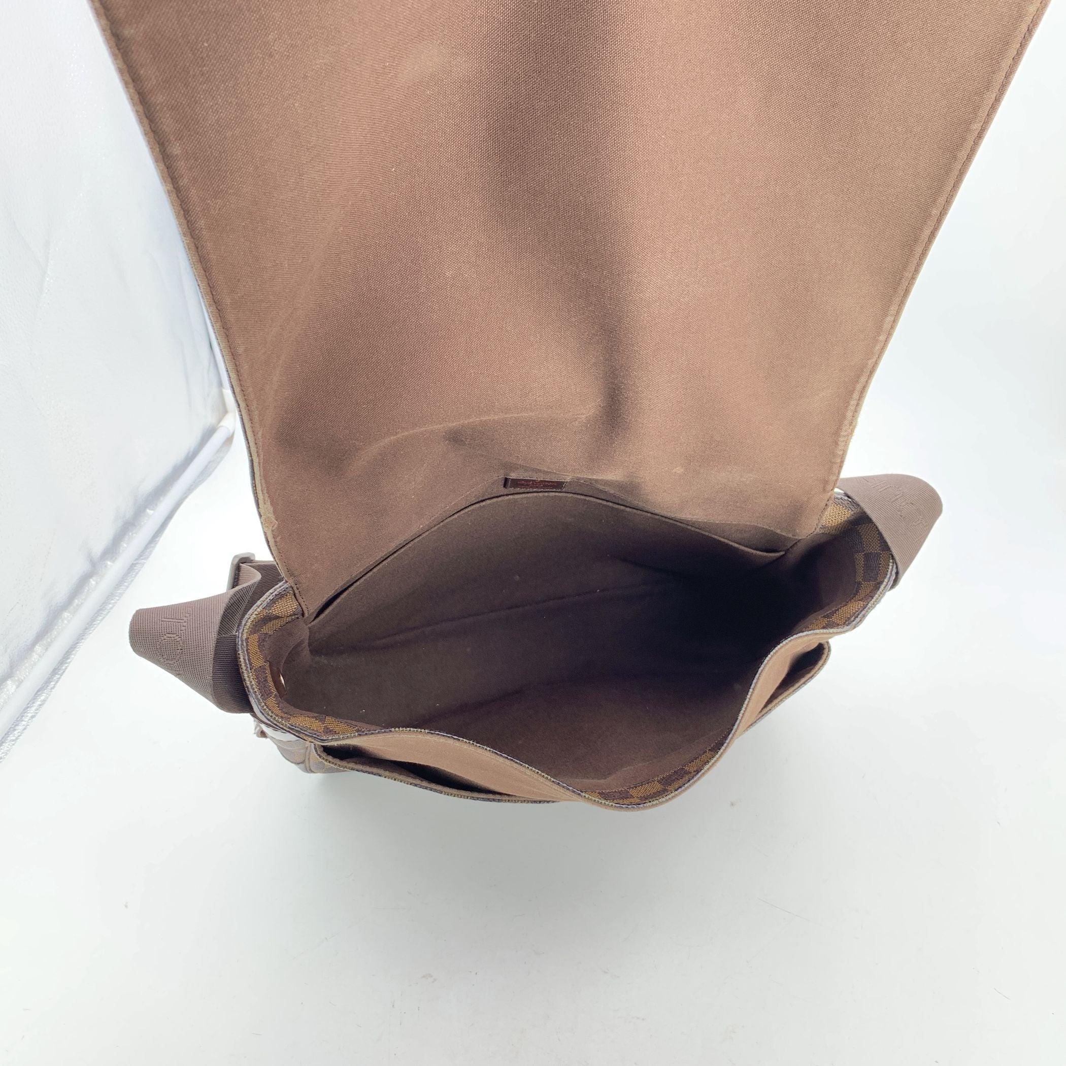 Louis Vuitton Borsa messenger in tela Damier Ebene Marrone Bastille GM In condizioni buone in vendita a Rome, Rome