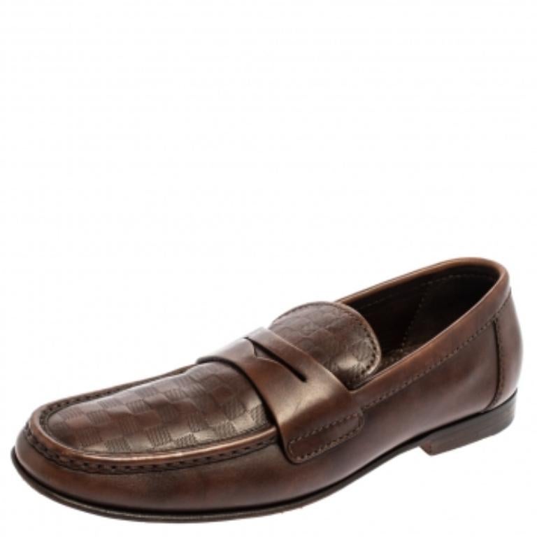 Louis Vuitton Brown Damier Embossed Leather Sorbonne Slip On Loafers Size 42 In Fair Condition For Sale In Dubai, Al Qouz 2