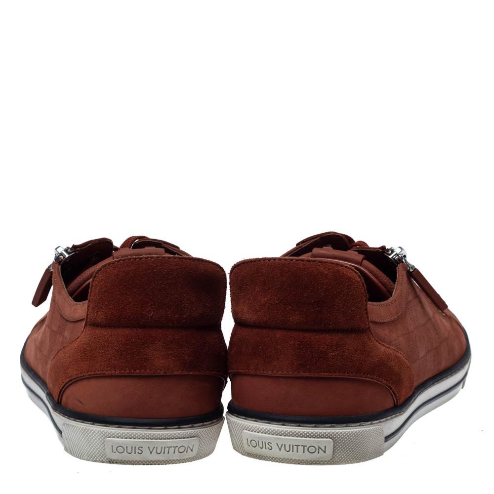 Louis Vuitton Brown Damier Nubuck and Suede Adventure Lace Up Sneakers Size 43.5 In Good Condition In Dubai, Al Qouz 2