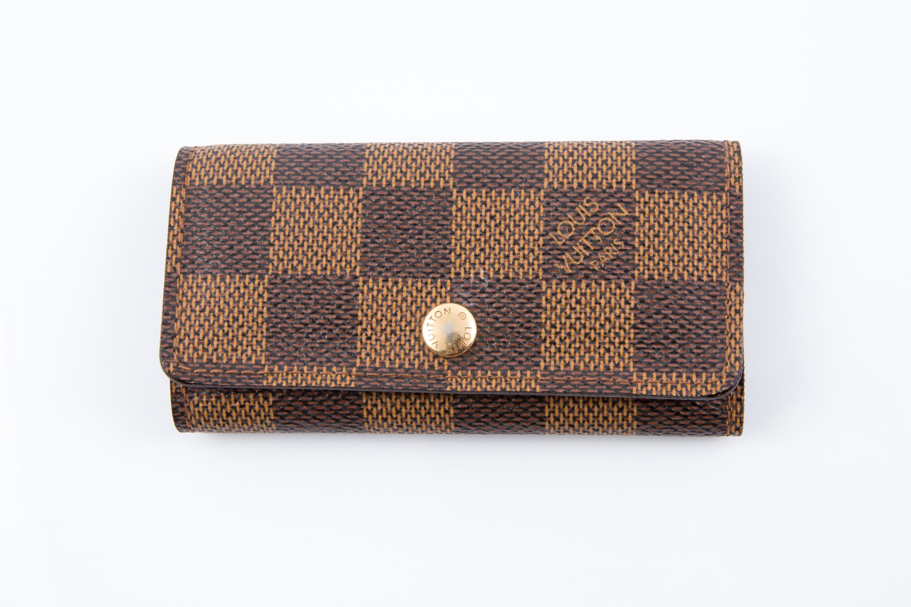 Porte-clés à quatre crochets Louis Vuitton Monogramme Damiers marron en vente 1