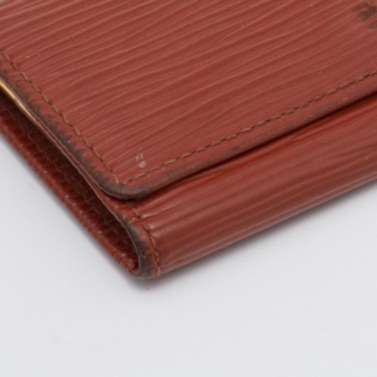 Louis Vuitton Brown Epi Leather 4 Key Holder In Fair Condition For Sale In Dubai, Al Qouz 2
