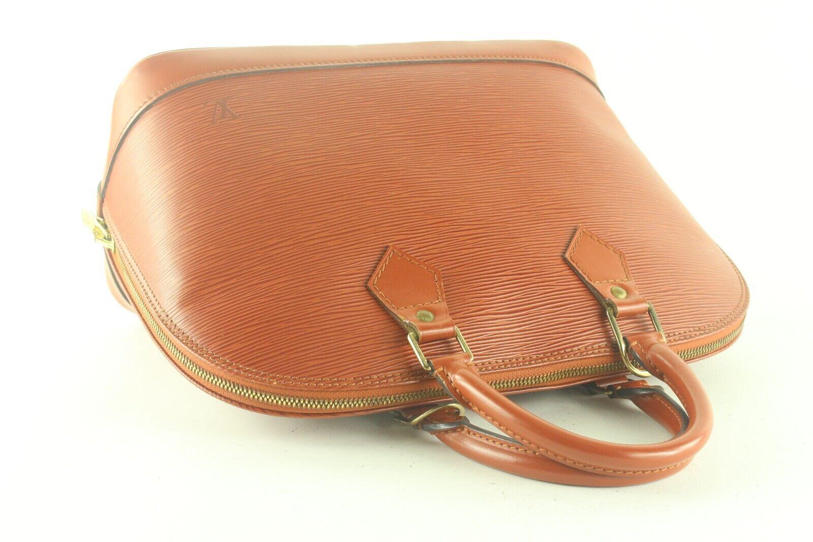 Louis Vuitton Brown Epi Leather Alma Kenyan Fawn Cognac 1LV82K In Good Condition In Dix hills, NY