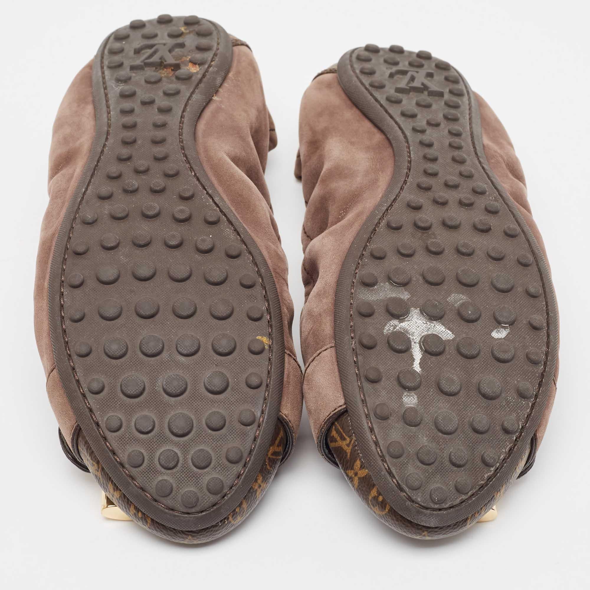 Louis Vuitton Marrón Glitter Nubuck Monogram Canvas Lucky Bailarinas Talla 38.5 en venta 2