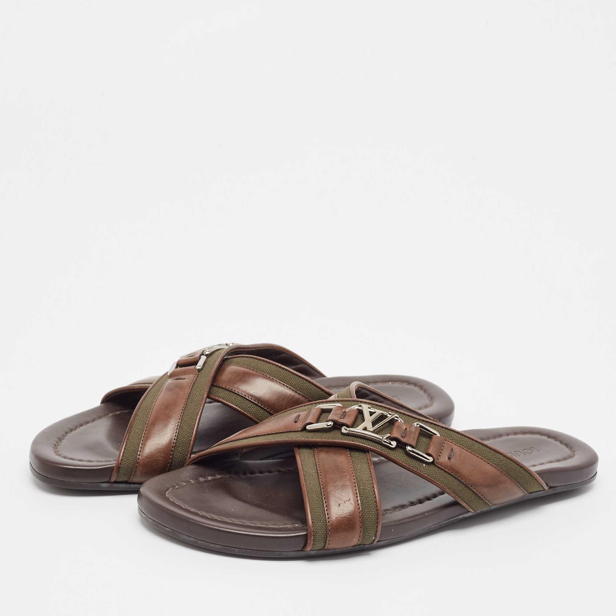 These well crafted Louis Vuitton flats for men have got you covered for all day plans. They come in a versatile design and they look great on the feet.
