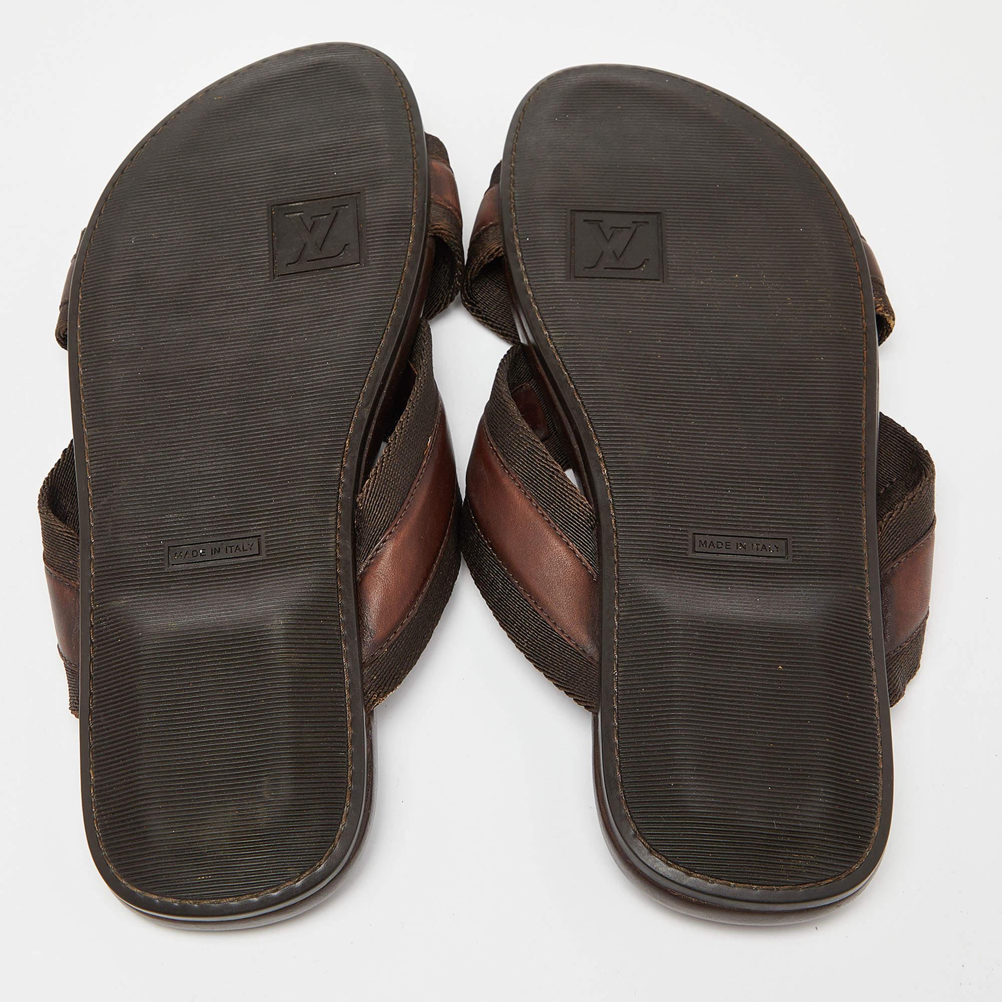 Louis Vuitton Brown Leather and Canvas Criss Cross Flat Slides Size 43 For Sale 4