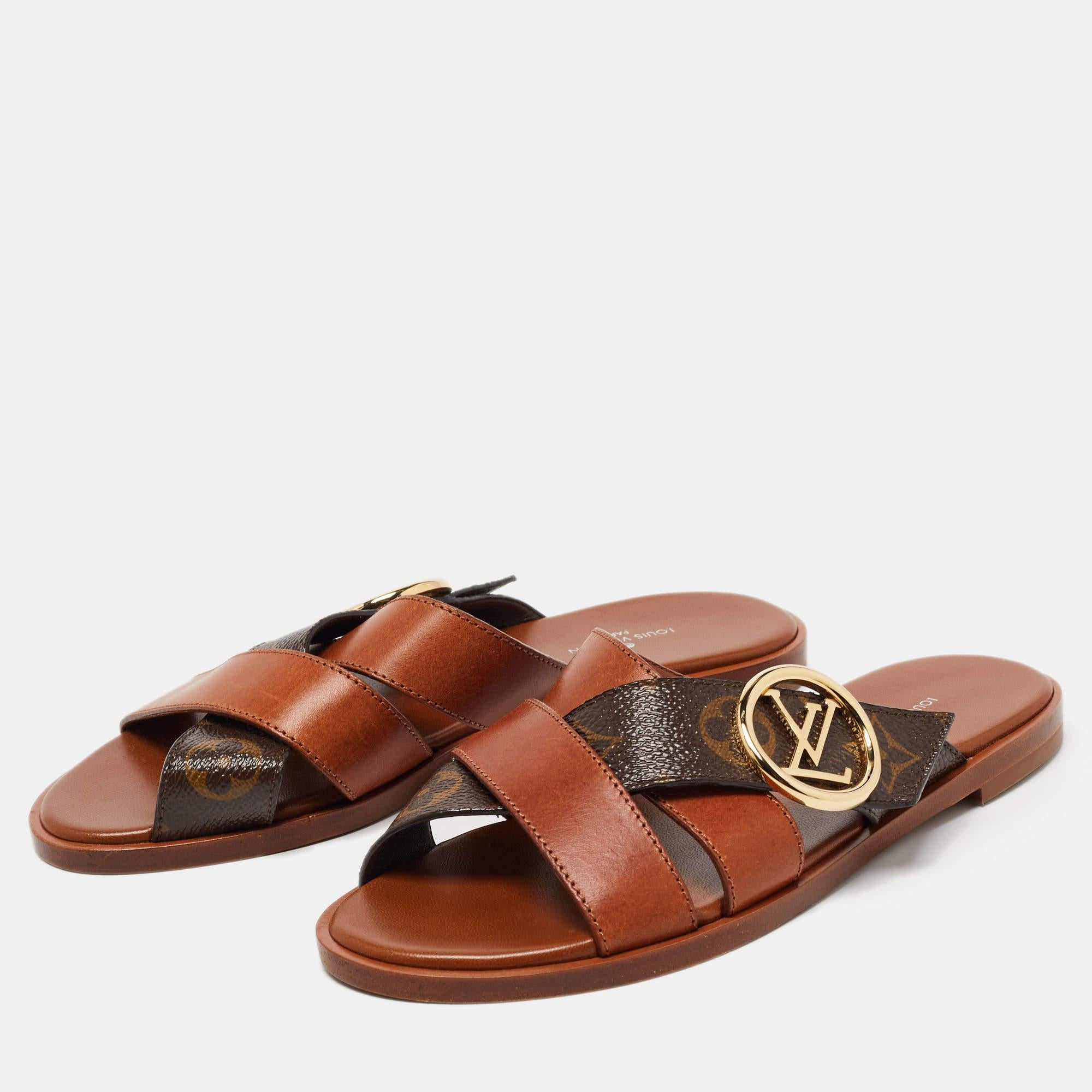 Louis Vuitton Brown Leather and Monogram Canvas Flat Slides Size 35 In New Condition In Dubai, Al Qouz 2