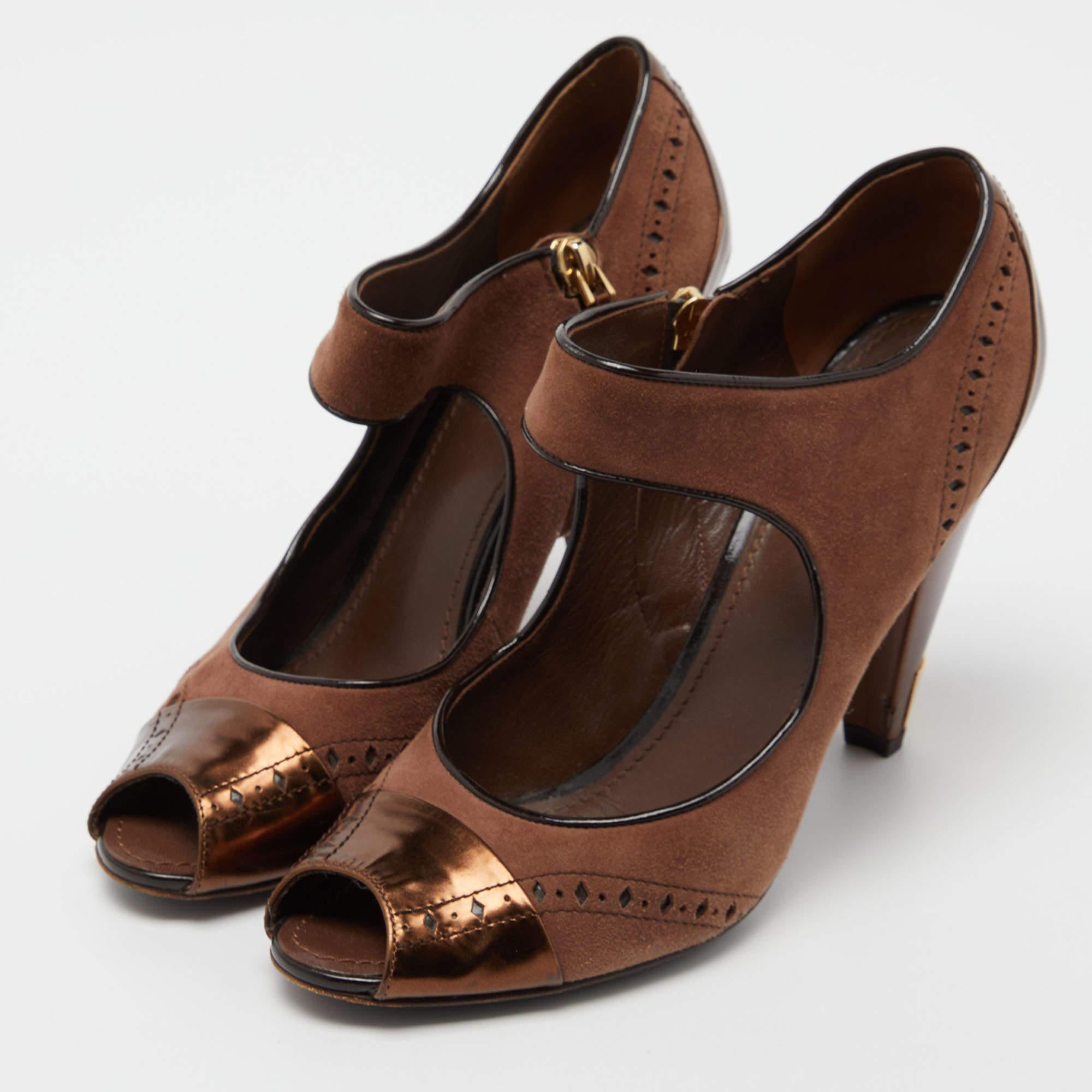 Perfectly sewn and finished to ensure an elegant look and fit, these LV shoes are a purchase you'll love flaunting. They look great on the feet.