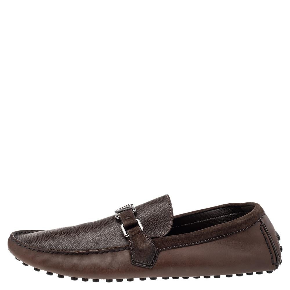 Loafers like these ones from Louis Vuitton are worth every penny because they epitomize both comfort and style. Crafted from brown leather and suede, they carry neat stitch detailing and the signature LV on the uppers. Complete with leather insoles,