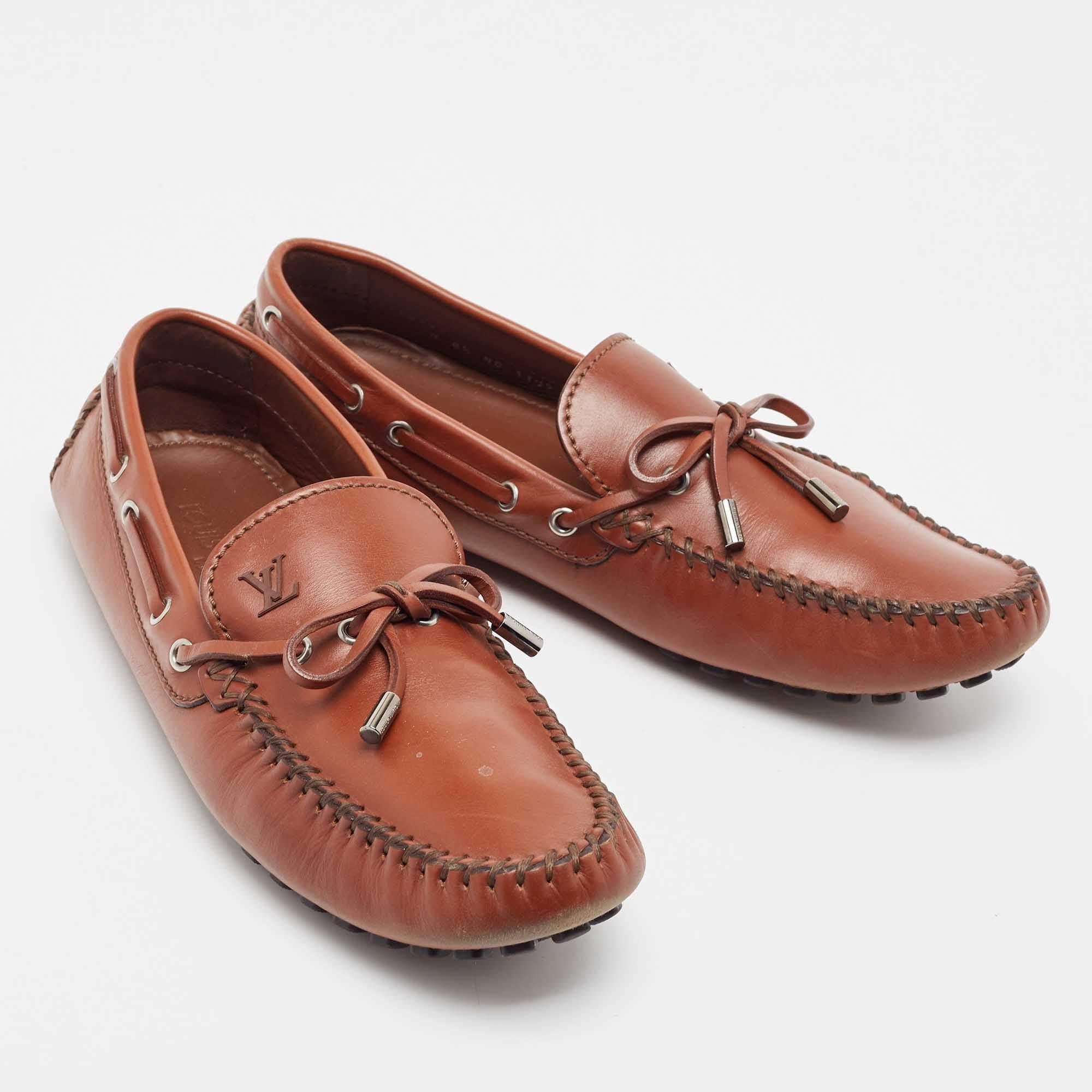 Louis Vuitton Brown Leather Arizona Loafers Size 42.5 In Good Condition For Sale In Dubai, Al Qouz 2