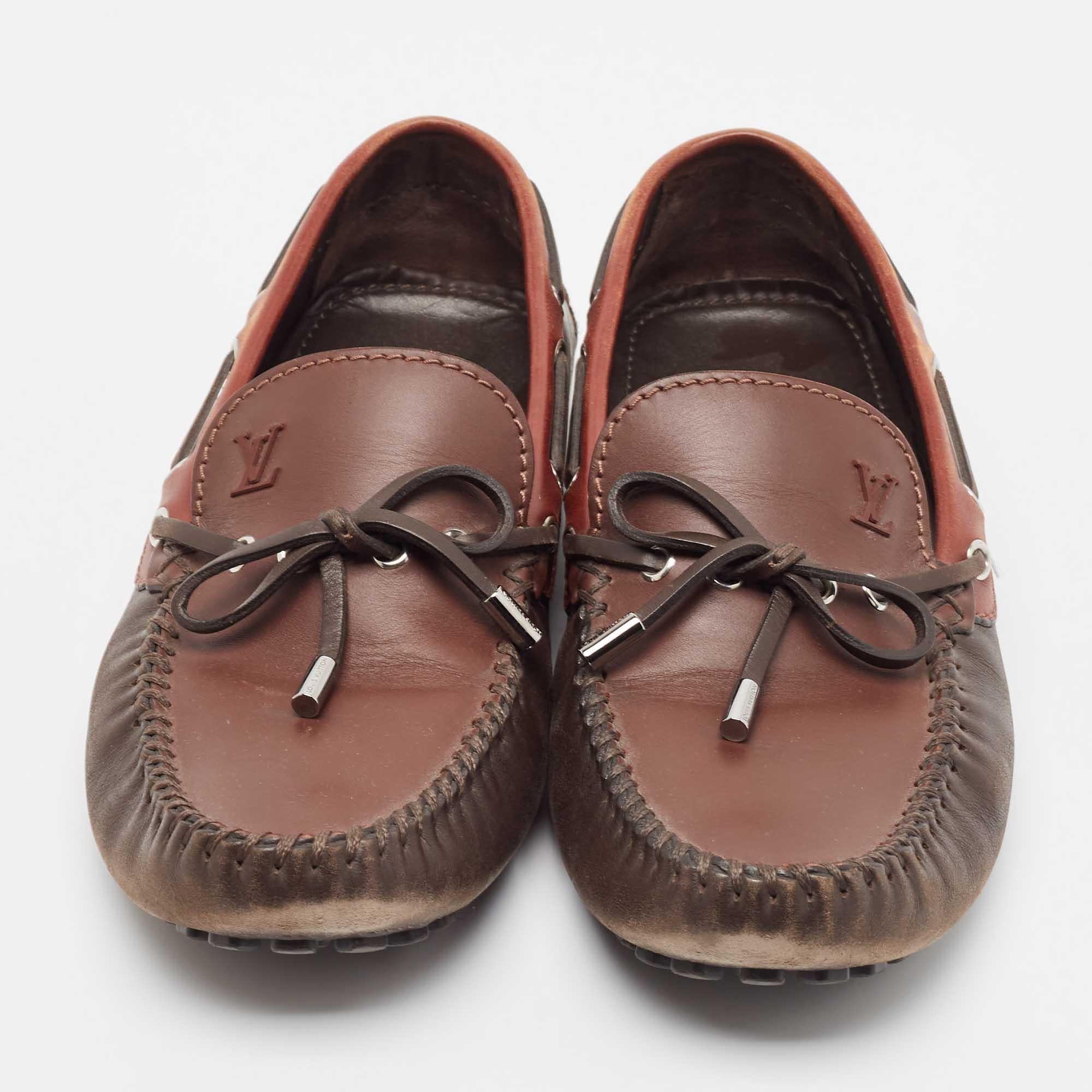Louis Vuitton Brown Leather Arizona Loafers Size 43 In Fair Condition For Sale In Dubai, Al Qouz 2