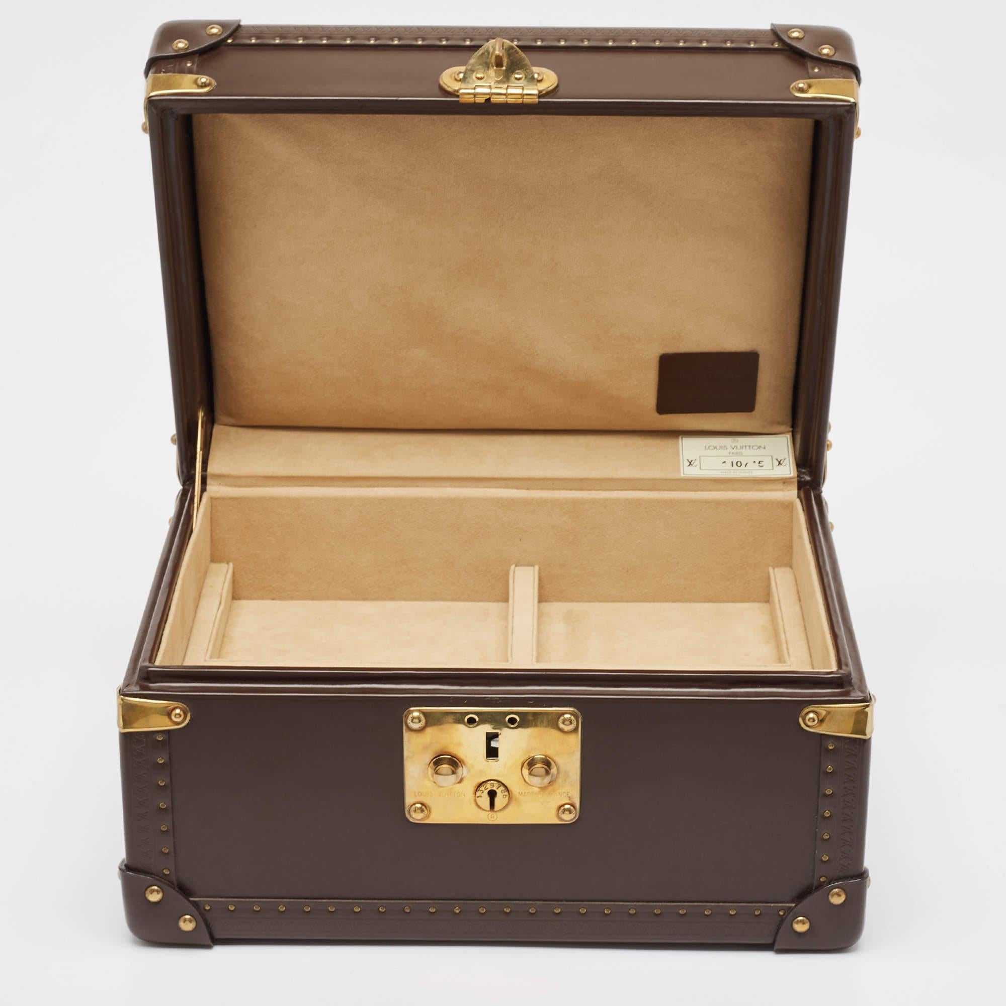 An important step to safeguarding your luxury watches and precious jewelry is to store them well. Accessories such as this Boite Montre Case by Louis Vuitton help you do just that at home or as you go traveling. The case is made of leather and lined