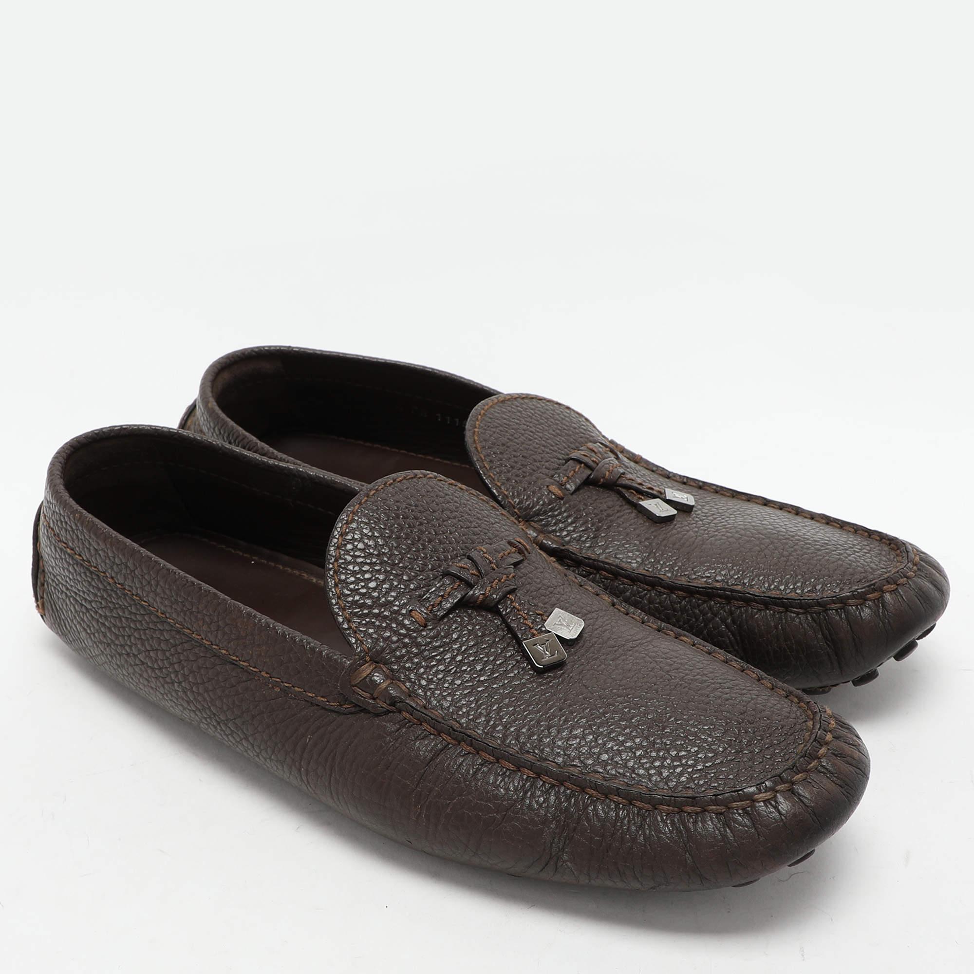 Louis Vuitton Mocassins à nœud en cuir Brown Taille 44 Bon état - En vente à Dubai, Al Qouz 2