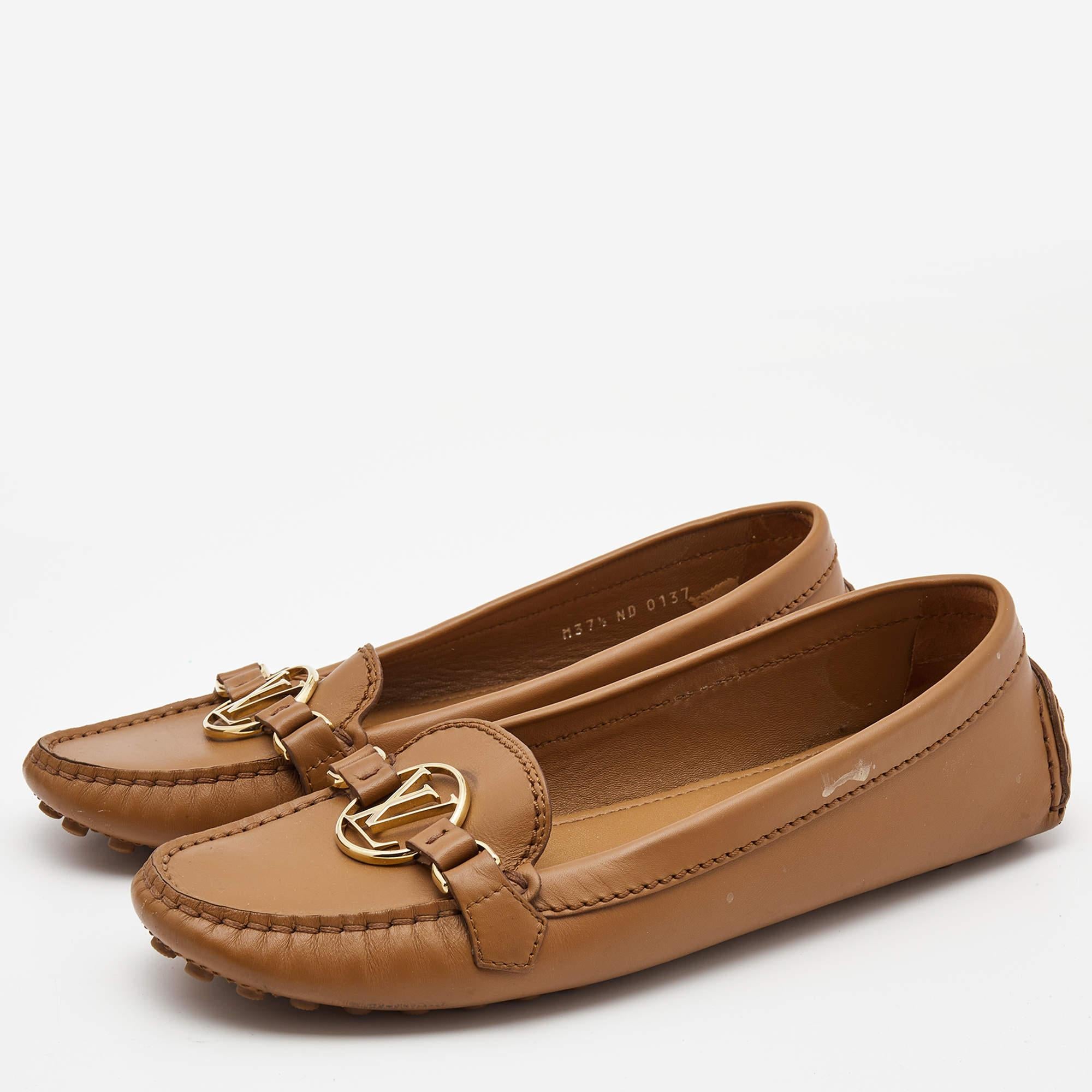 Louis Vuitton Brown Leather Dauphine Loafers Size 37.5 In Good Condition For Sale In Dubai, Al Qouz 2