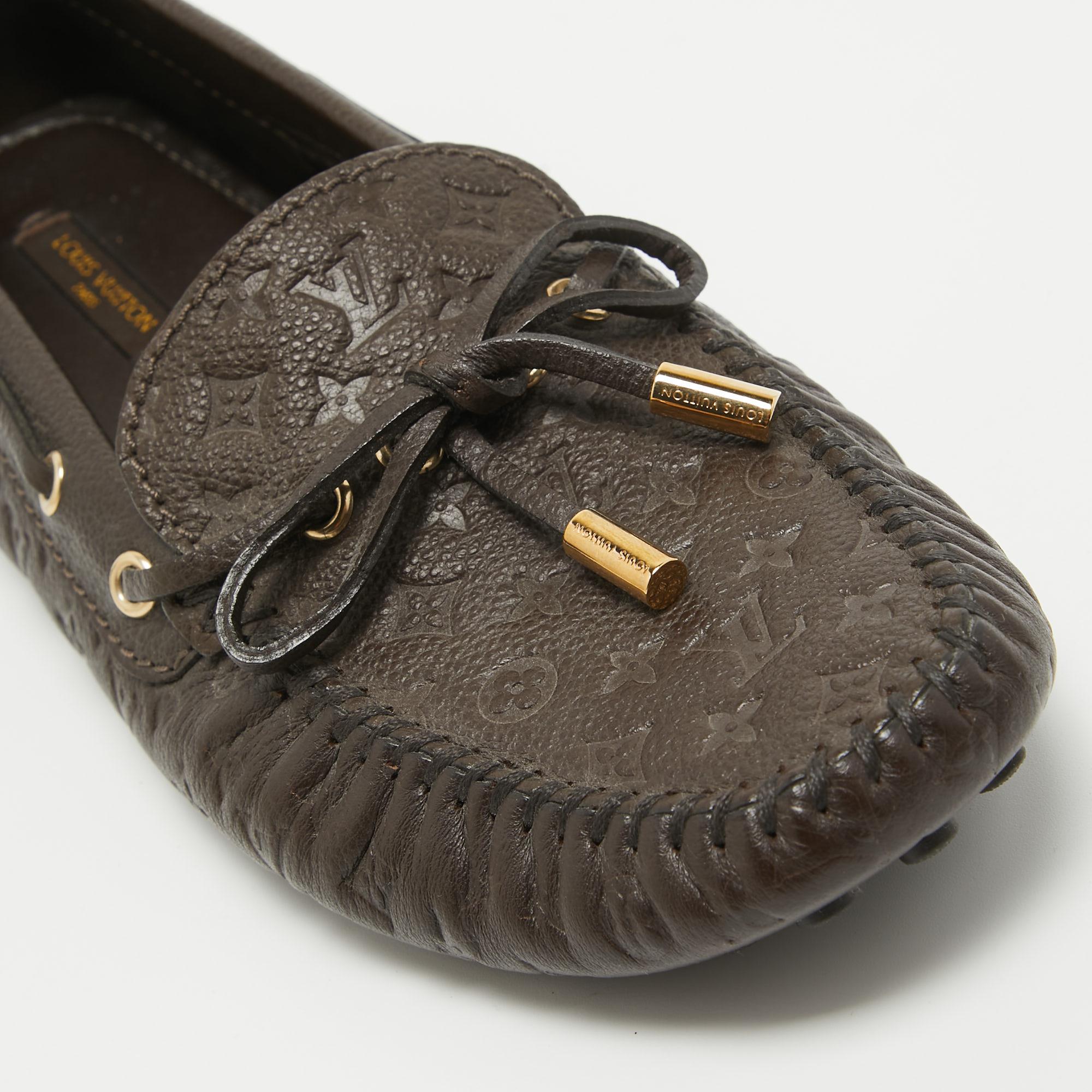 Louis Vuitton Brown Leather Gloria Loafers Size 38.5 For Sale 1