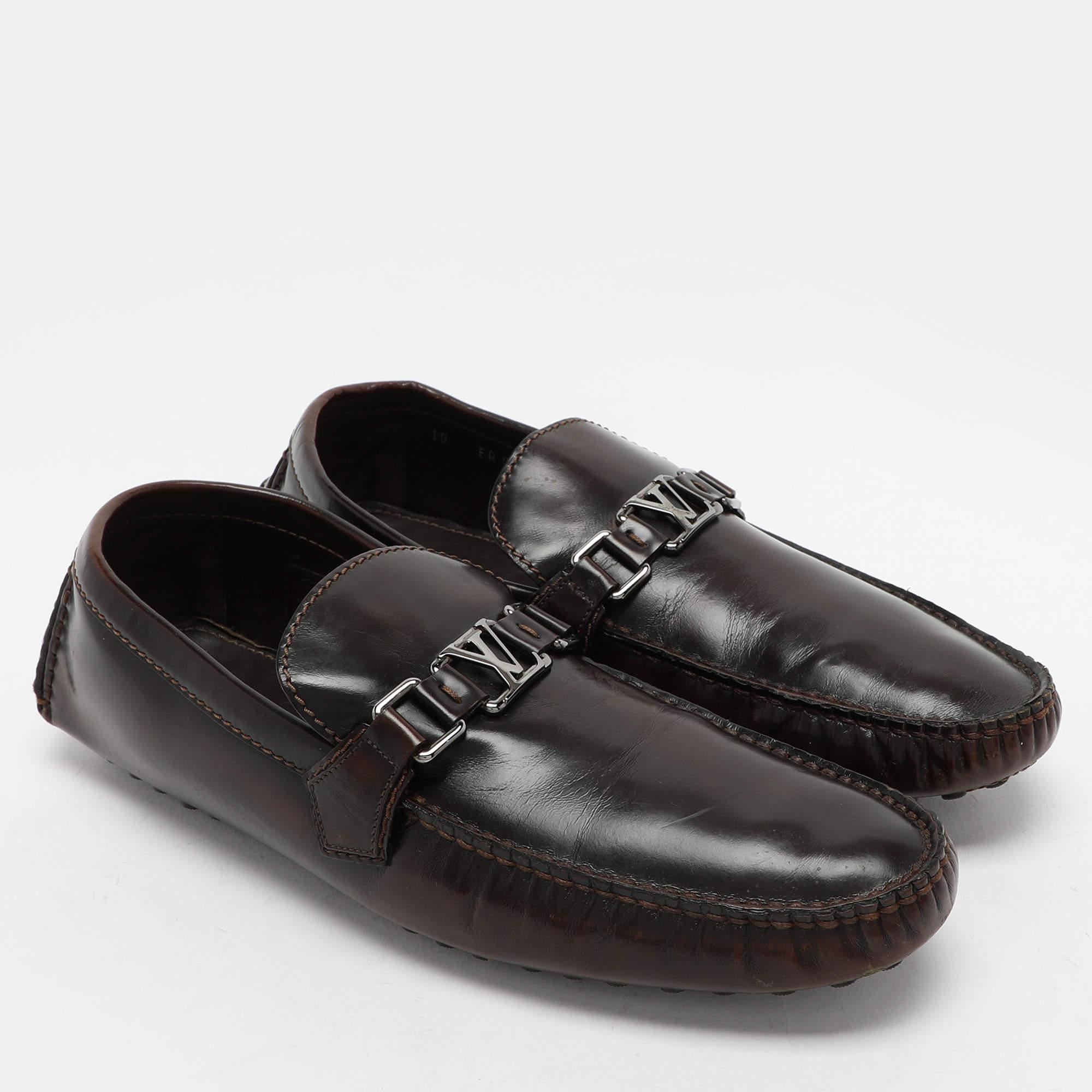 Louis Vuitton Mocassins en cuir Brown Taille 44 Bon état - En vente à Dubai, Al Qouz 2