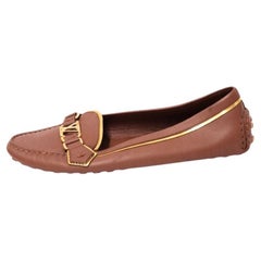 Louis Vuitton Brown Leather Loafers with Gold LV Hardware - EU 42 Louis Vuitton Brown Leather Loafers with Gold LV Hardware - EU 42