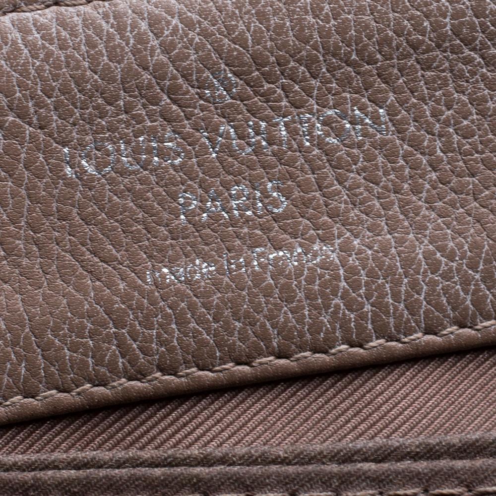 Louis Vuitton Brown Leather Lockme II Bag In Good Condition In Dubai, Al Qouz 2