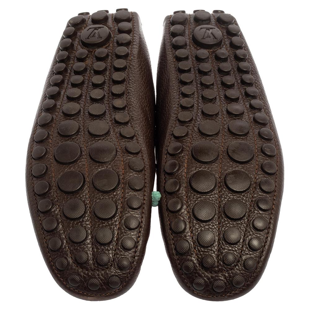 Louis Vuitton Brown Leather Logo Bow Slip On Loafers Size 44 For Sale 2
