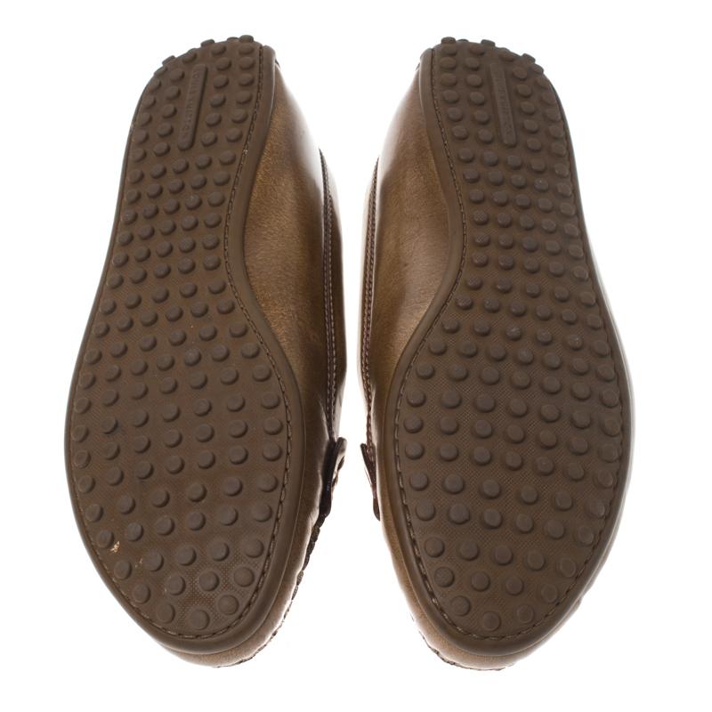 Louis Vuitton - Mocassins en cuir marron, taille 38 Bon état - En vente à Dubai, Al Qouz 2