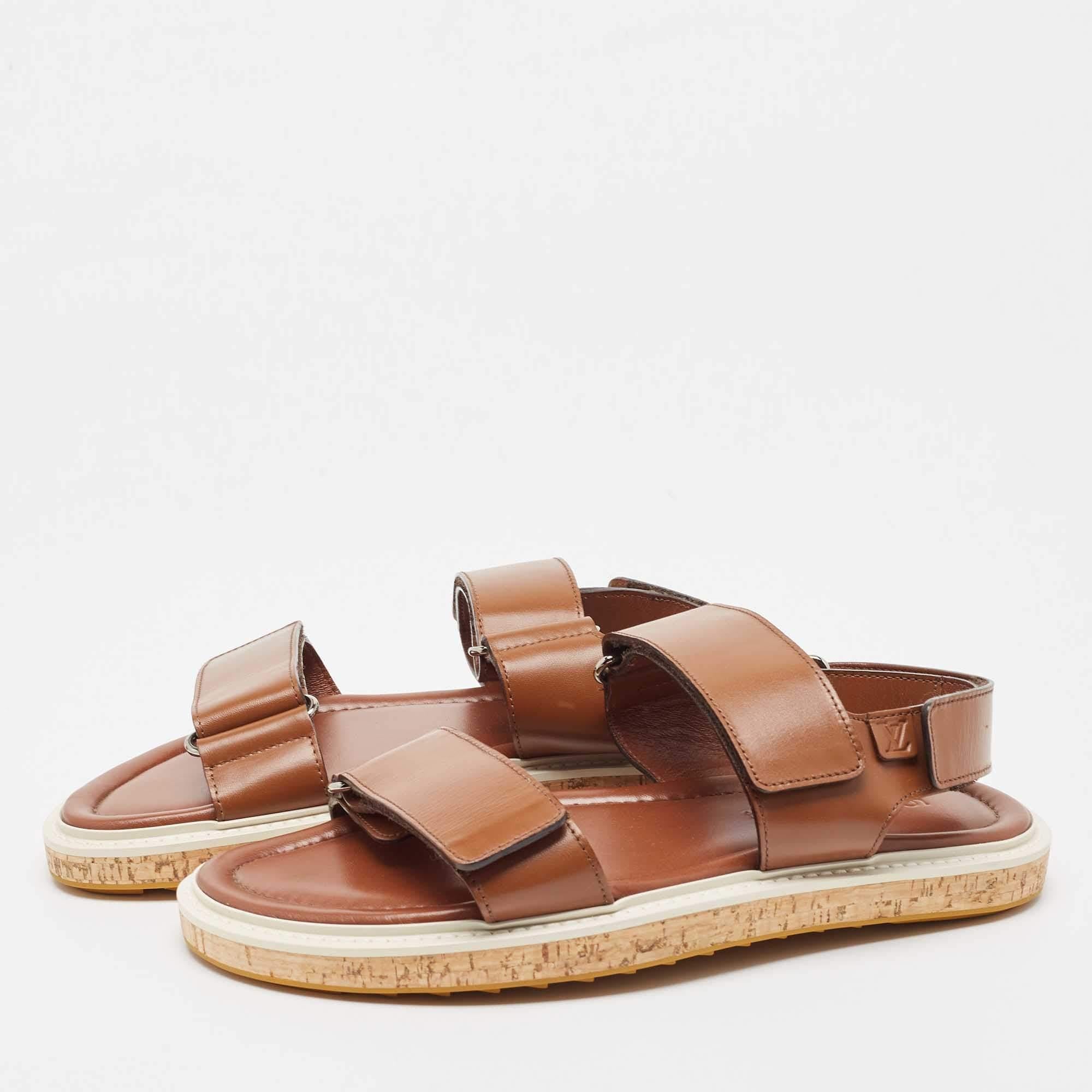 These sandals embody the perfect blend of edgy and timeless style. Crafted from quality materials, these shoes will offer you the perfect height for a sophisticated look.


Includes

Original Dustbag