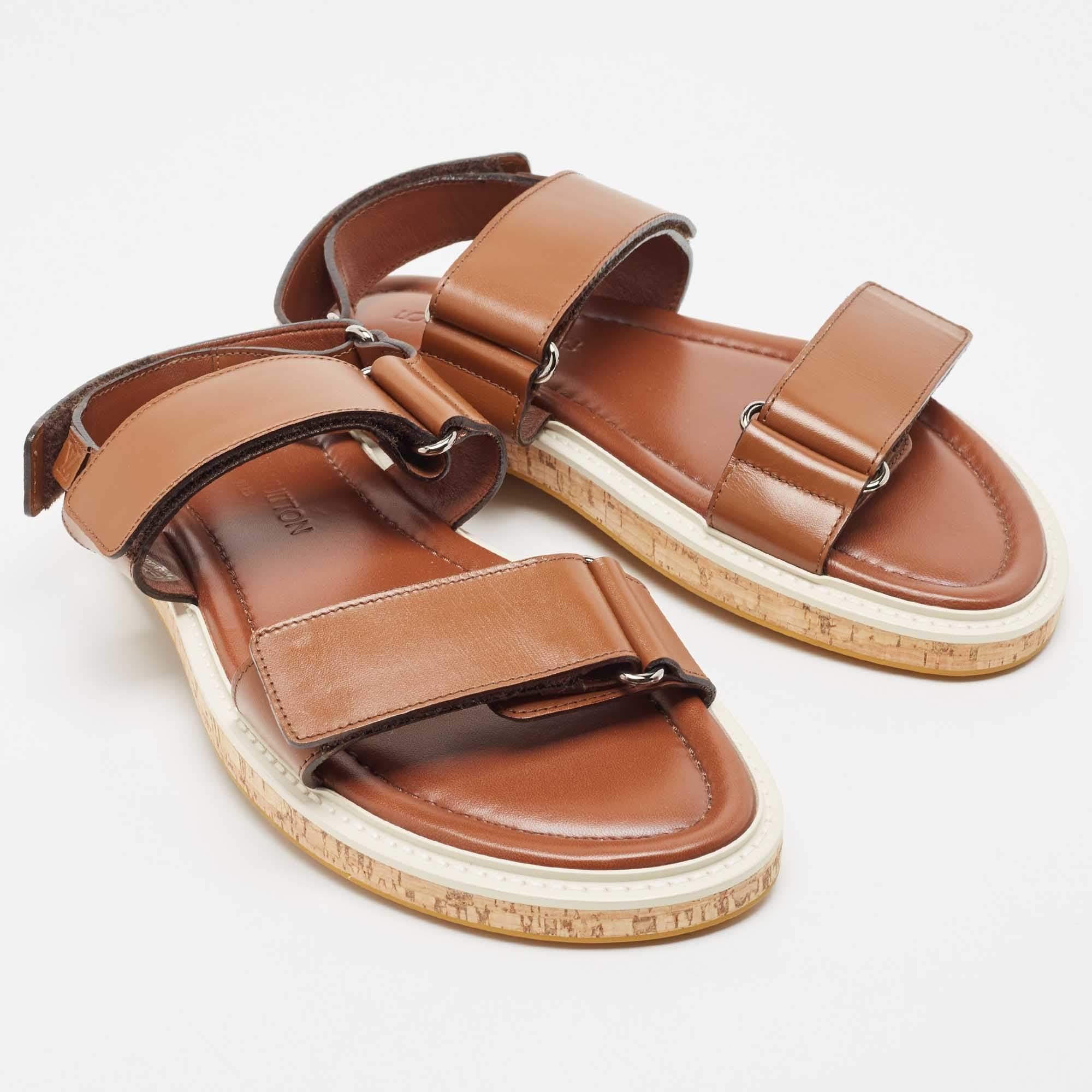 Louis Vuitton Brown Leather Sandals Size 42.5 In Excellent Condition For Sale In Dubai, Al Qouz 2