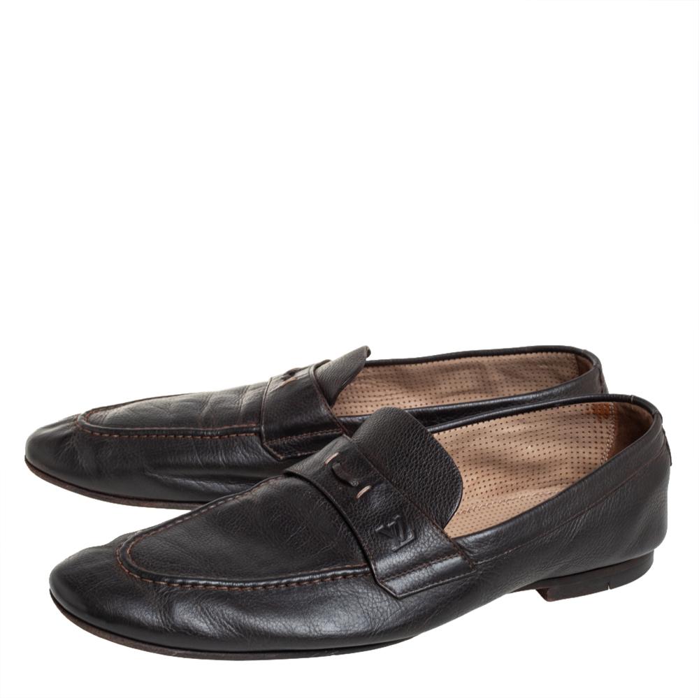 Louis Vuitton Brown Leather Slip On Loafers Size 42 In Good Condition For Sale In Dubai, Al Qouz 2