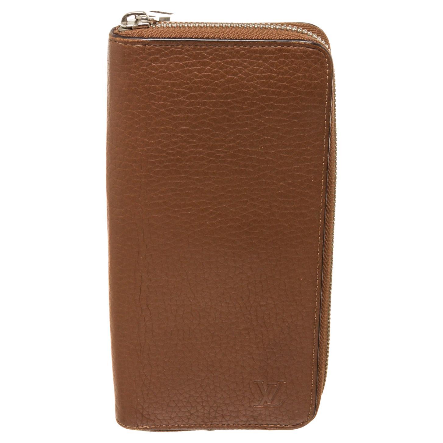 Louis Vuitton Brown Leather Vertical Zippy Wallet with leather, gold-tone 