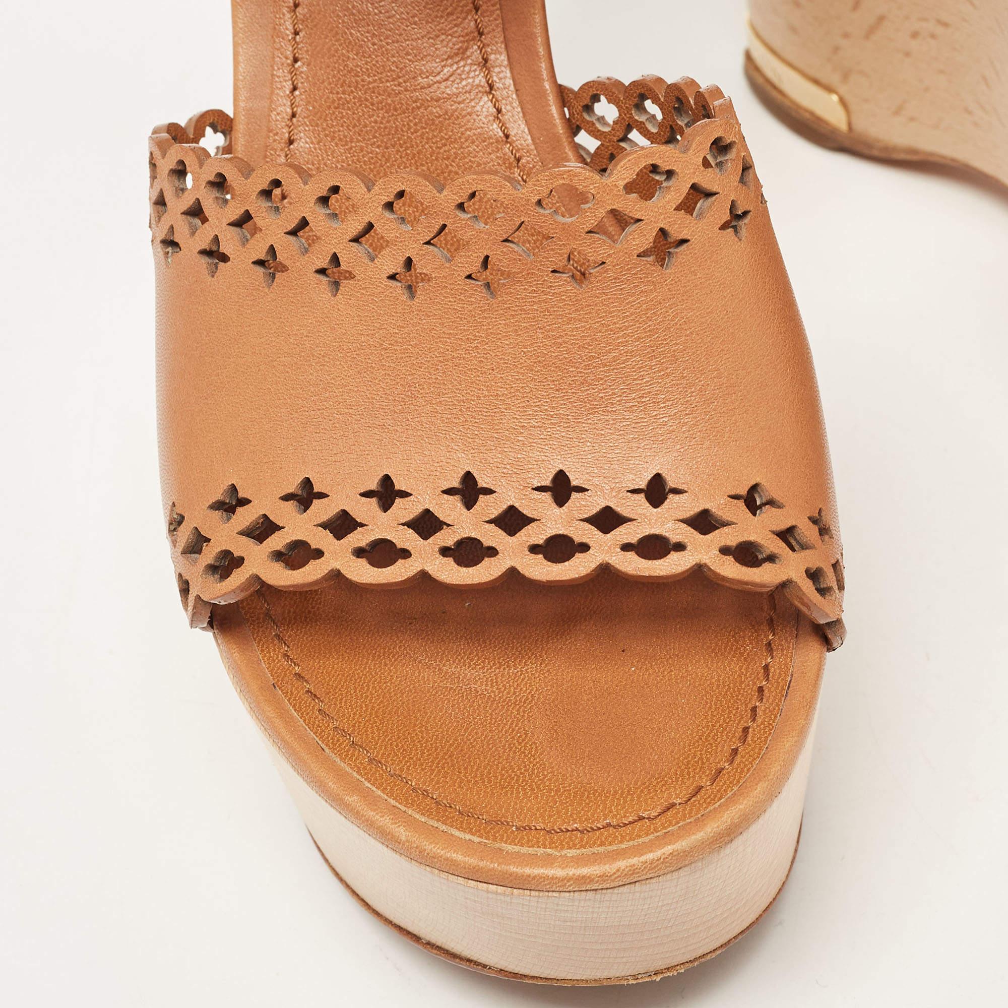 Louis Vuitton Brown Leather Wedge Ankle Strap Sandals Size 39 In Good Condition For Sale In Dubai, Al Qouz 2