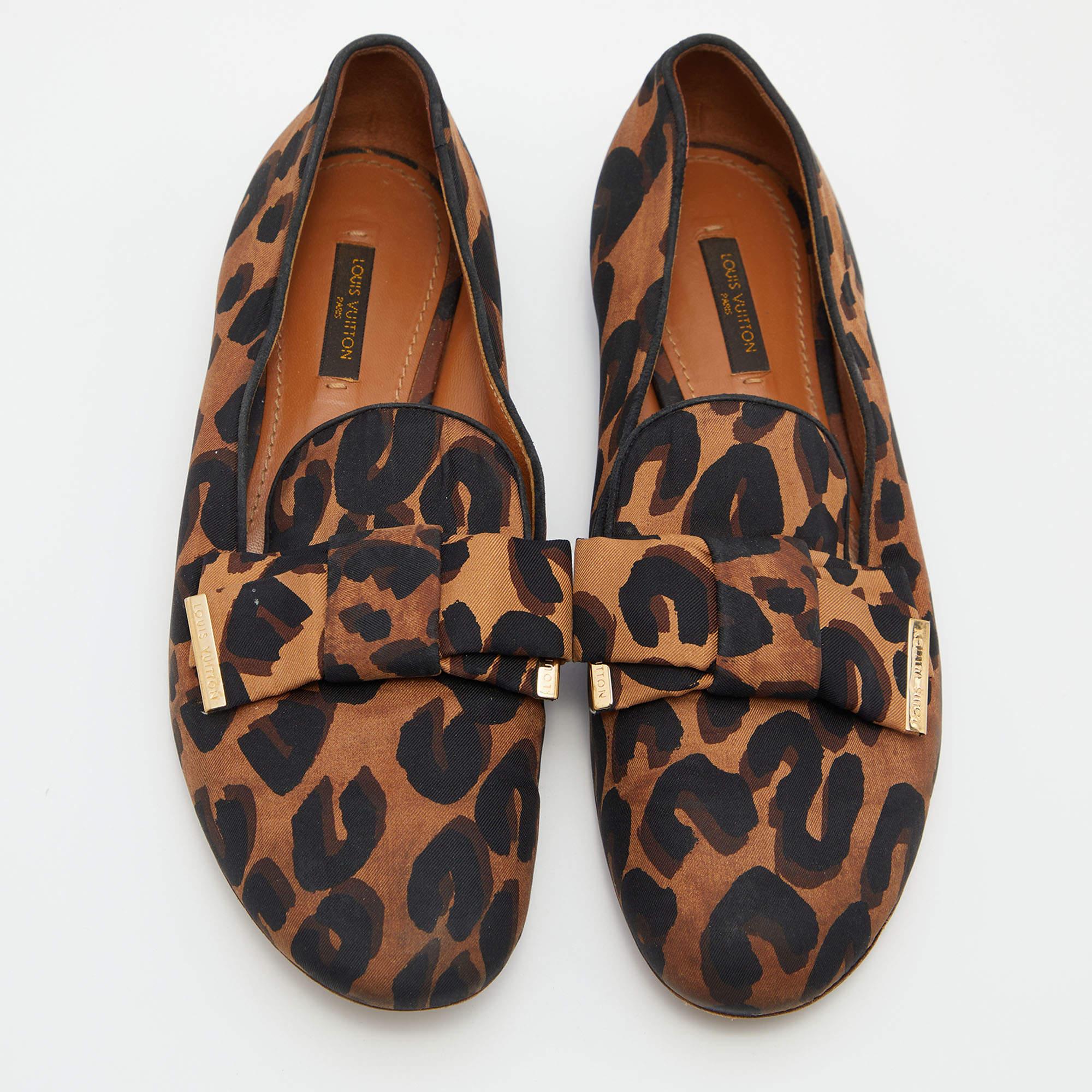 Women's Louis Vuitton Brown Leopard Printed Fabric Bow Detail Smoking Slippers Size 39