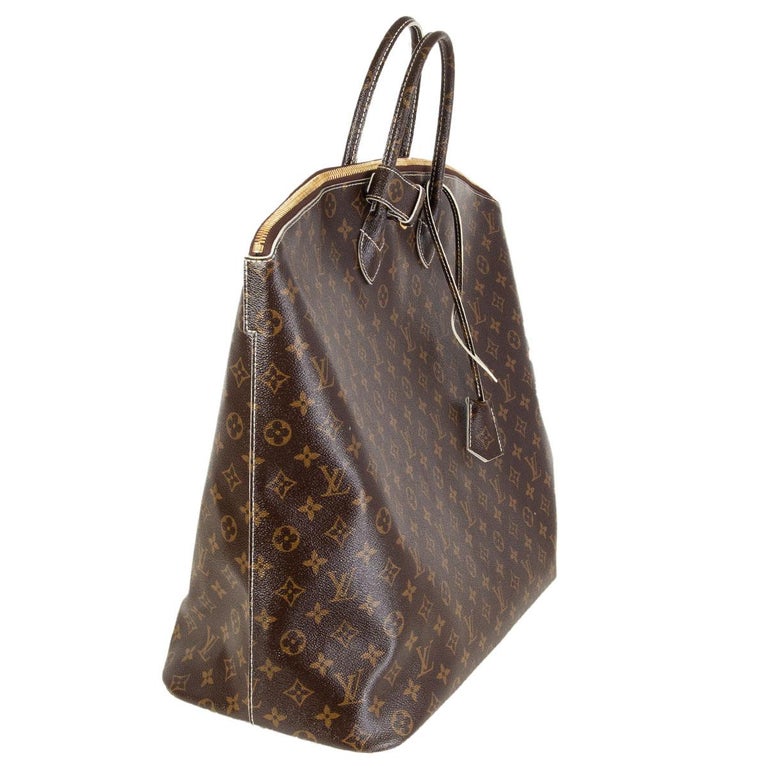 Louis Vuitton Brown Monogram Lockit Vertical Leather Cloth ref.940816 -  Joli Closet