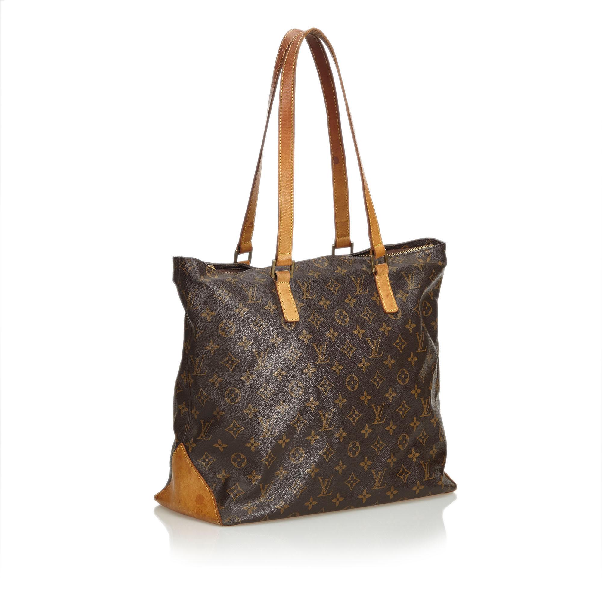 The Cabas Mezzo features a monogram canvas body, flat leather straps, an open top, and an interior open pocket. It carries as B condition rating.

Inclusions: 
This item does not come with inclusions.


Louis Vuitton pieces do not come with an
