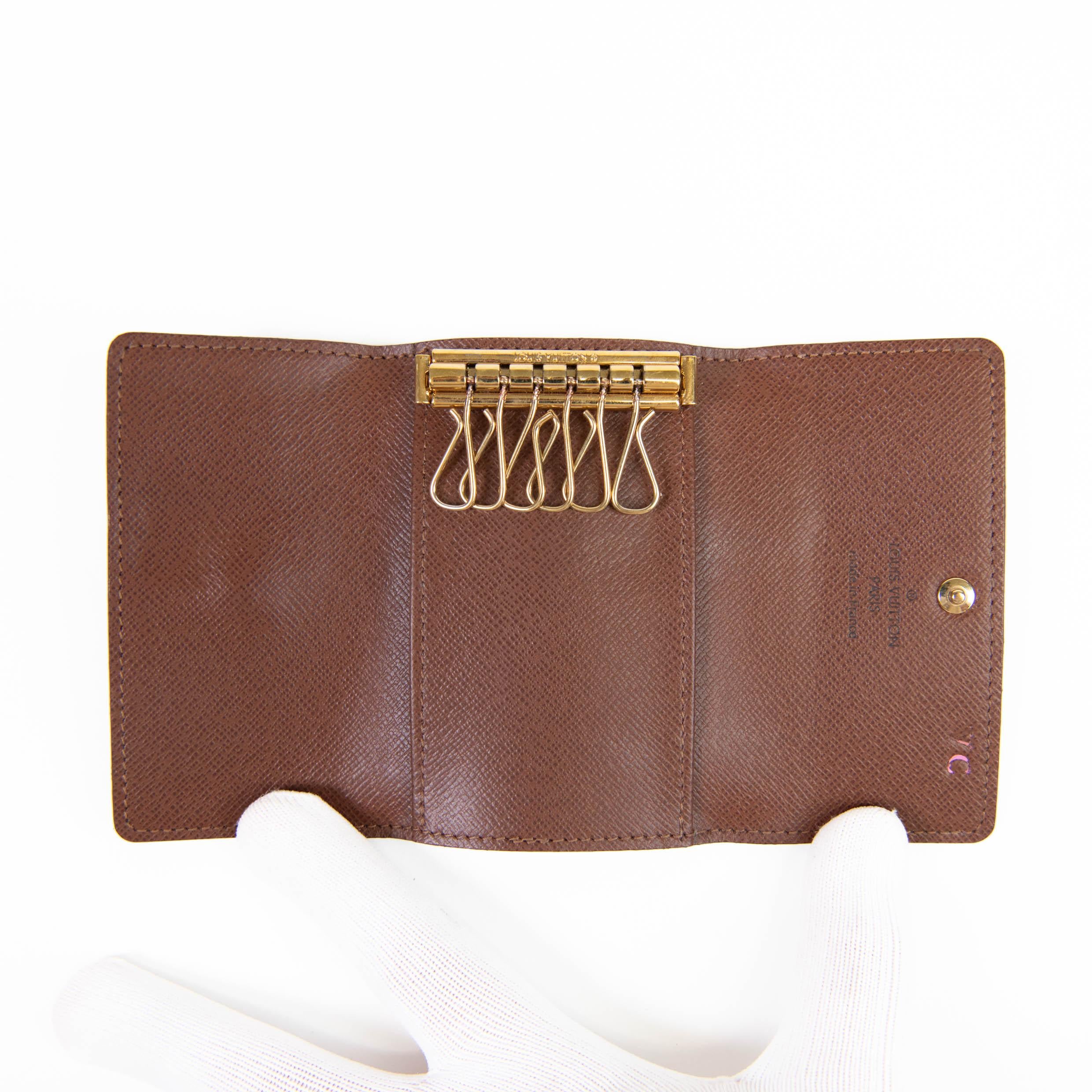 Louis Vuitton Brown Monogram Canvas 6 Key Multicles Holder In Good Condition In Corona Del Mar, CA