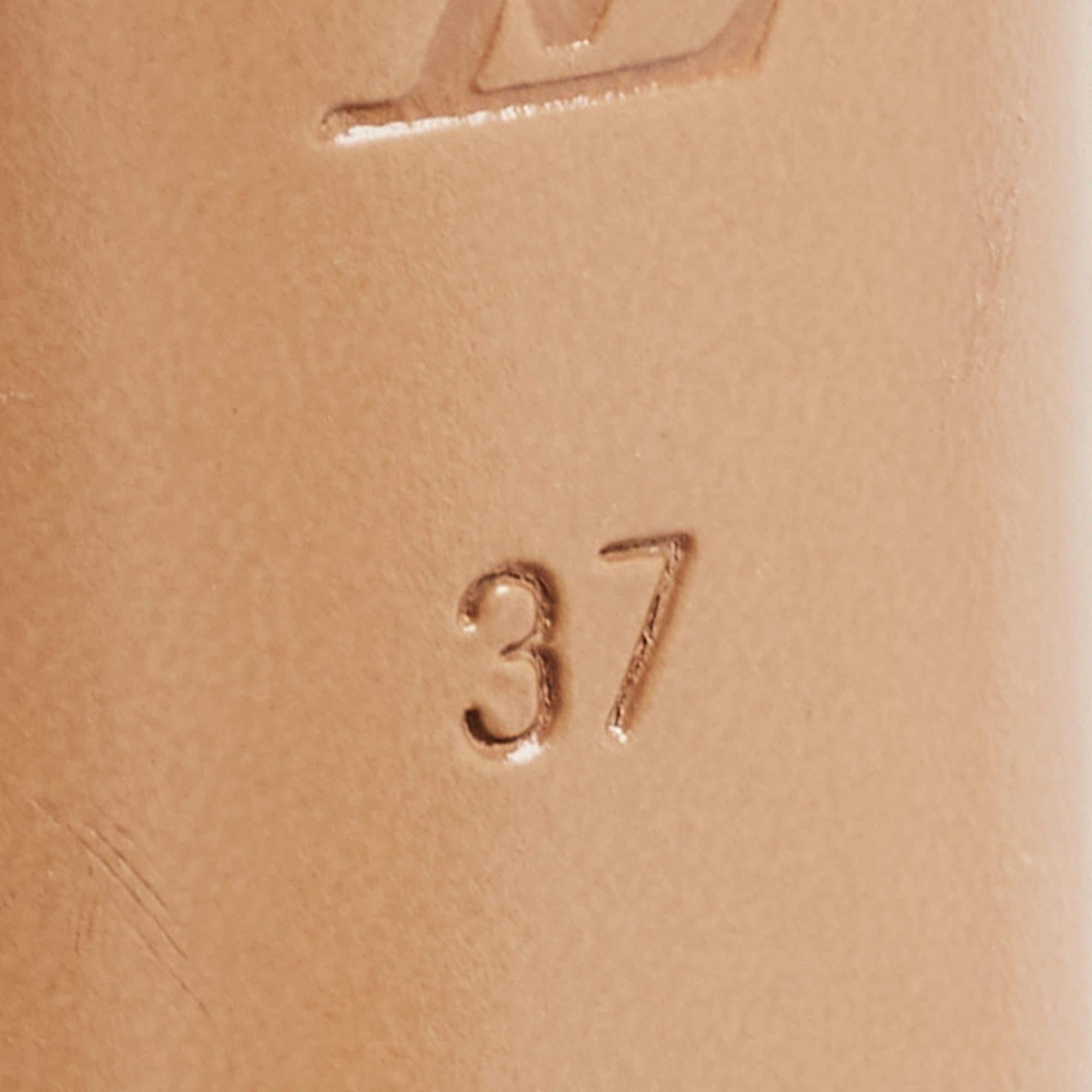 Louis Vuitton Brown Monogram Canvas and Leather Peep Toe Pumps Size 37 In Good Condition In Dubai, Al Qouz 2