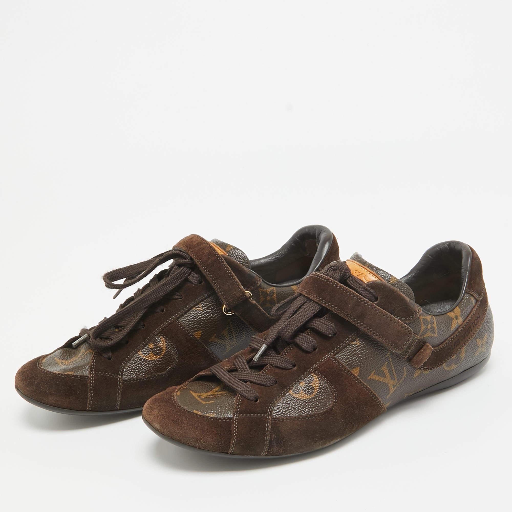 Give your outfit a luxe update with this pair of LV sneakers. The shoes are sewn perfectly to help you make a statement in them for a long time.