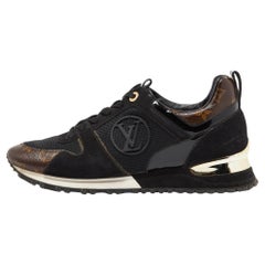 Louis Vuitton Brown Monogramm Segeltuch und Wildleder Run Away Turnschuhe Größe 39