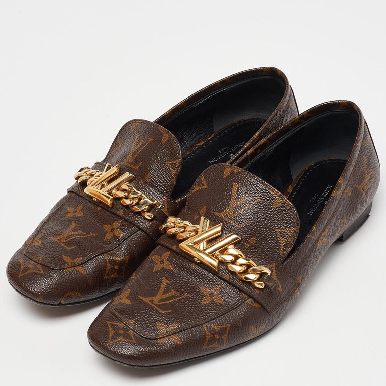 Louis Vuitton Brown Monogram Canvas Chain Detail Slip On  display picture 1