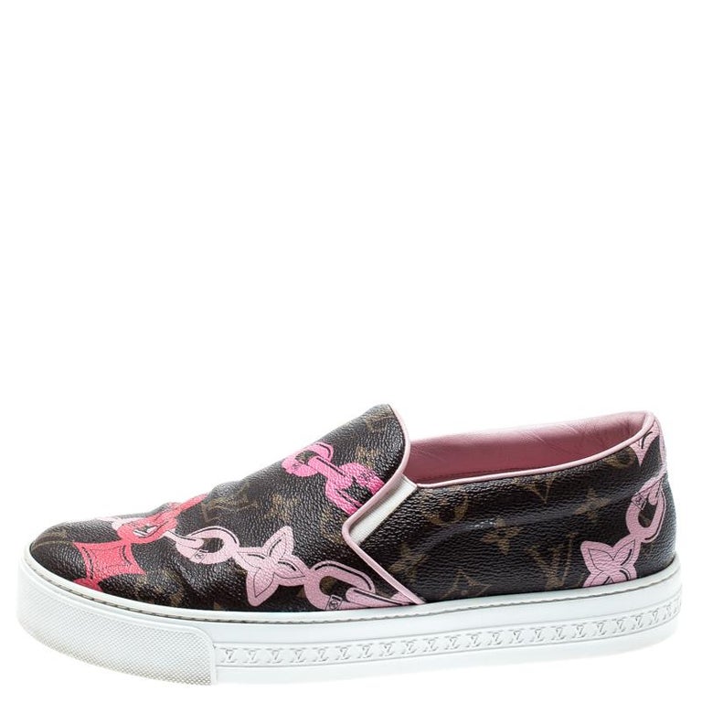 Louis Vuitton Brown Monogram Canvas Chain Print Harbor Slip on Sneakers  Size 39 For Sale at 1stDibs